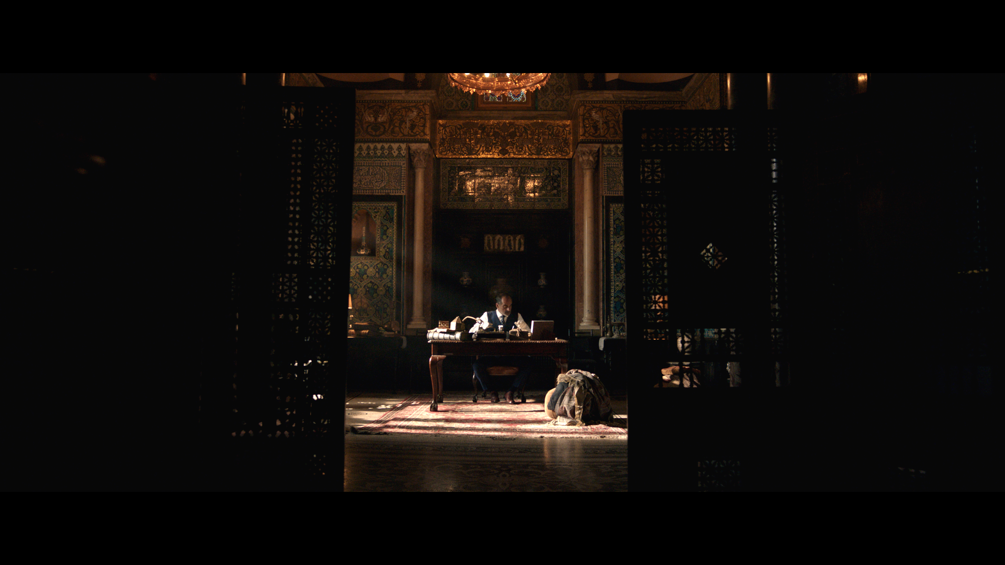 LONDON ARABIA STILL 1.png