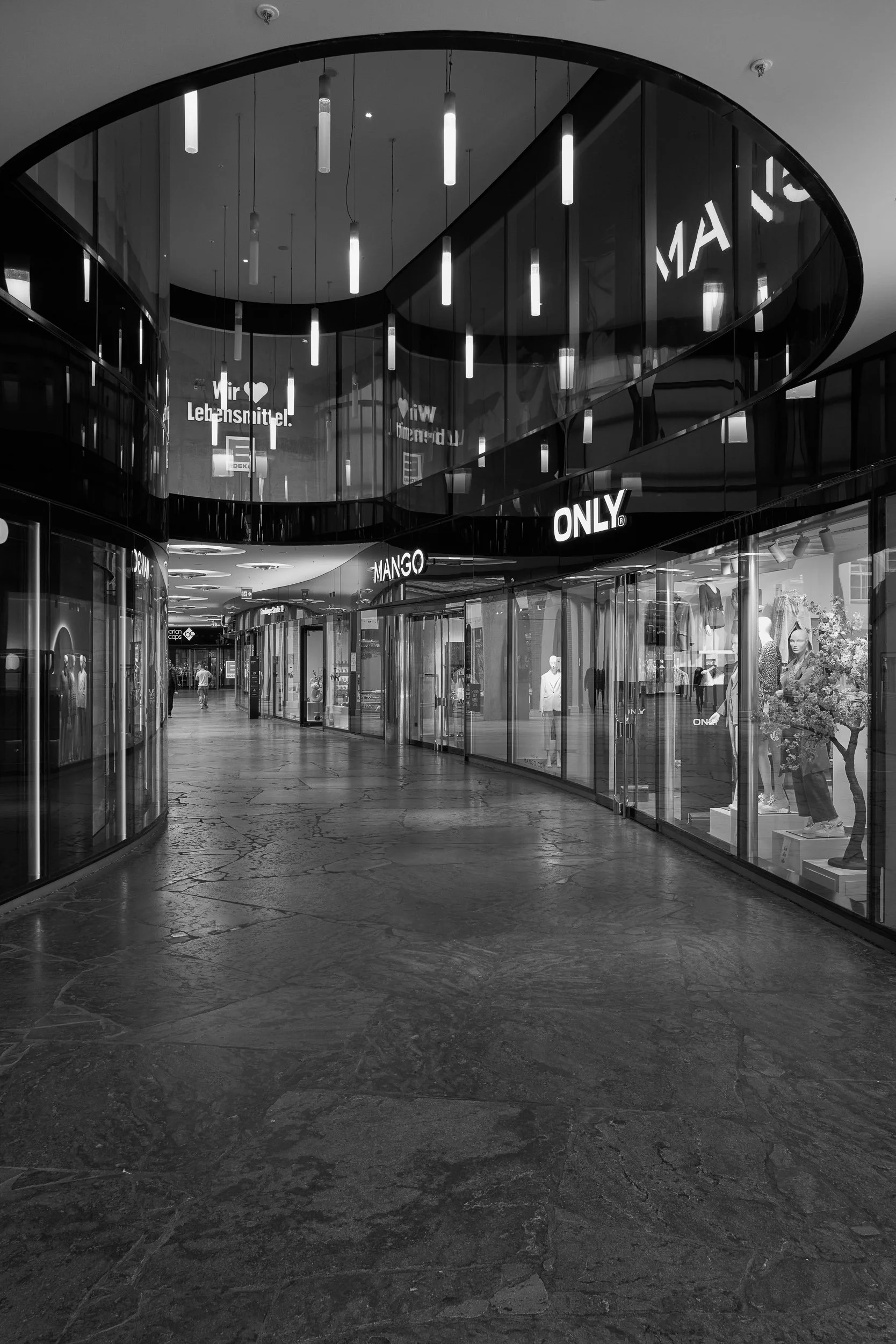 20220406-094140-LeicaLEICA Q2 MONO-untitled_Blog.jpg