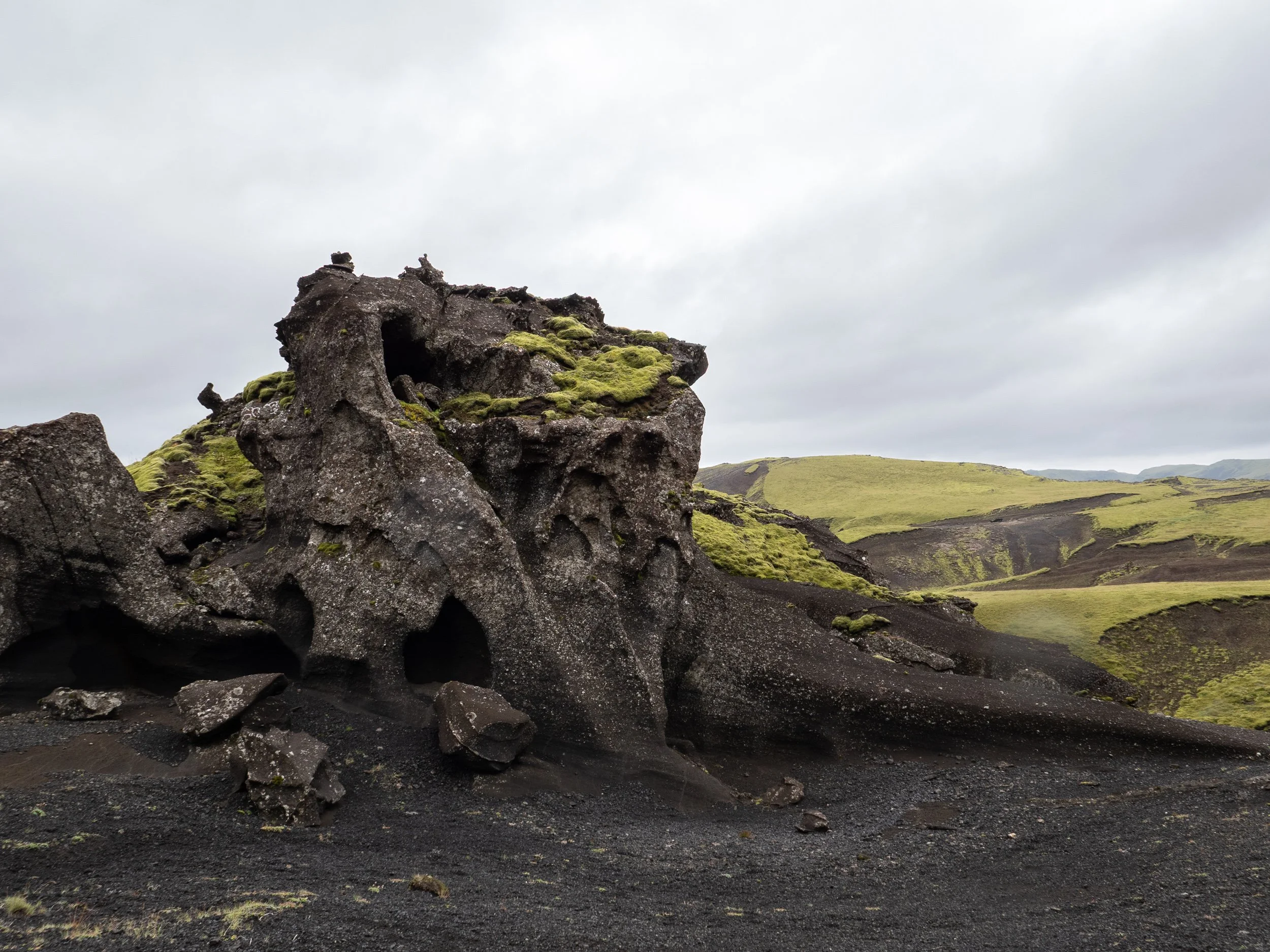 F road to Thakgil lava rock formations