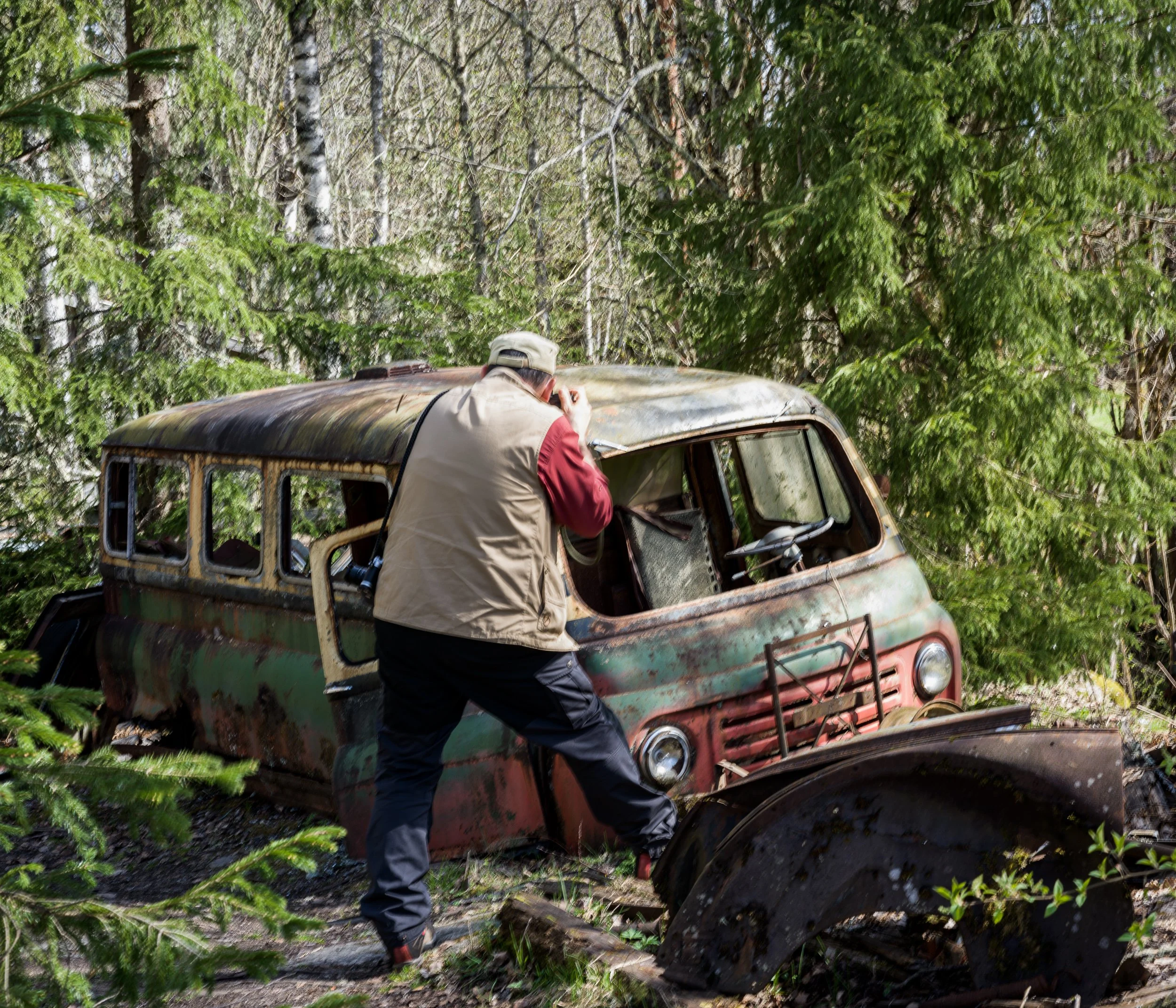 May, Ivanssons Auto Cemetery, Sweden
