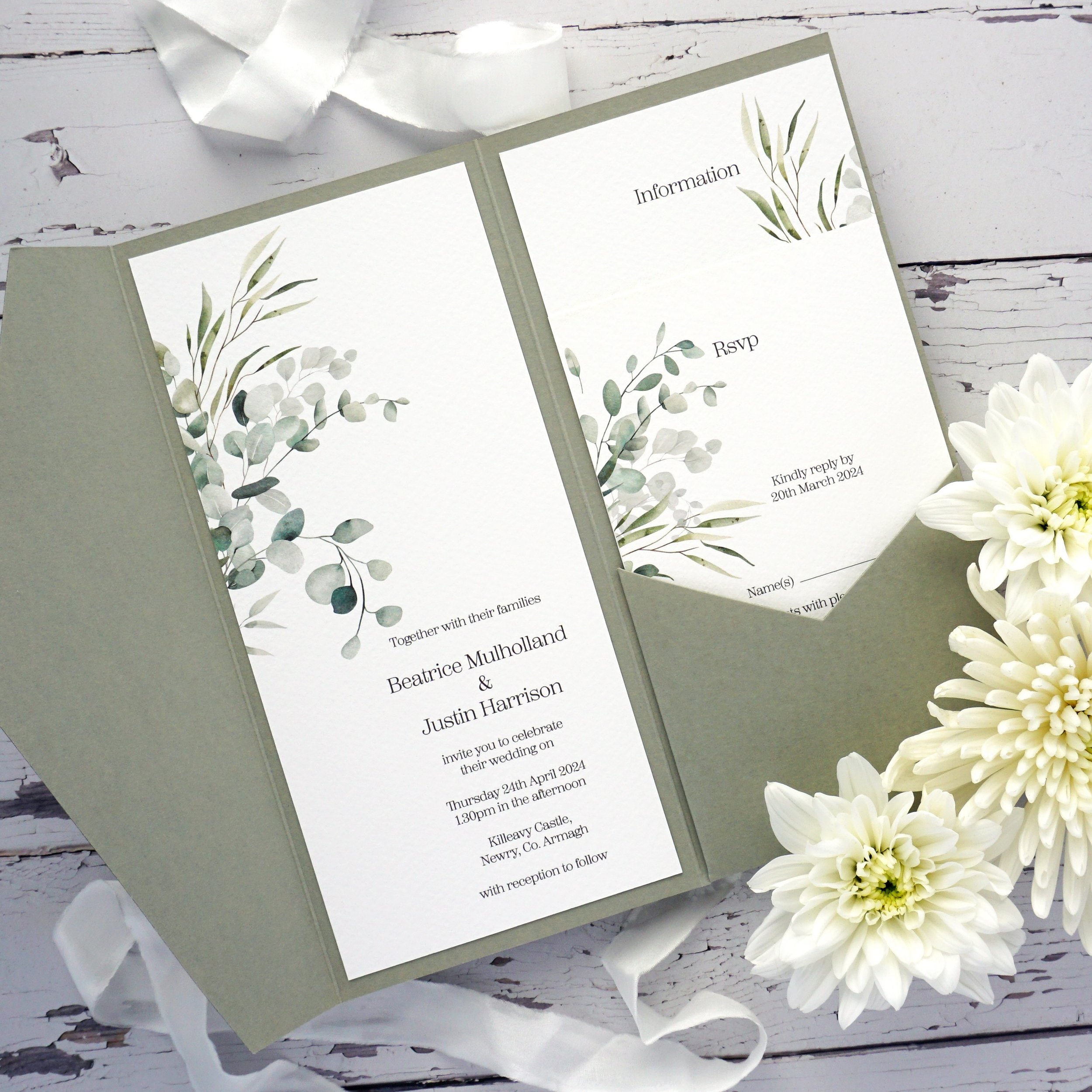 BEATRICE - Pocketfolds are a great way to display your stationery, not only are they practical by holding all cards in one place but they also allow the suite to be shown off in all its glory. The Beatrice suite is no exception, with invitation, deta