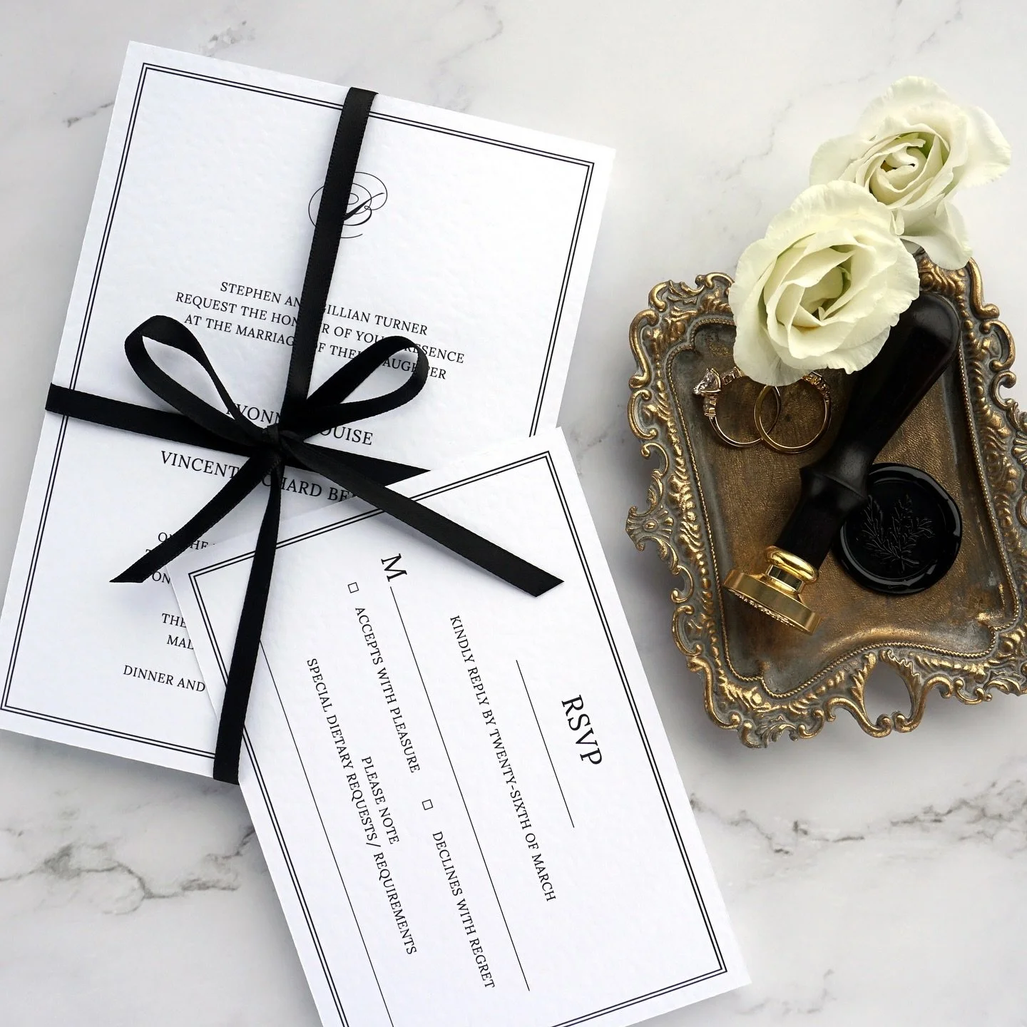 YVONNE - Simple, chic and elegant... some of the words used to describe this suite. Printed on premium heavyweight hammered cardstock, it gives a luxurious feel and can even be wrapped in ribbon for some extra charm and character
.
.
.
#weddingstatio