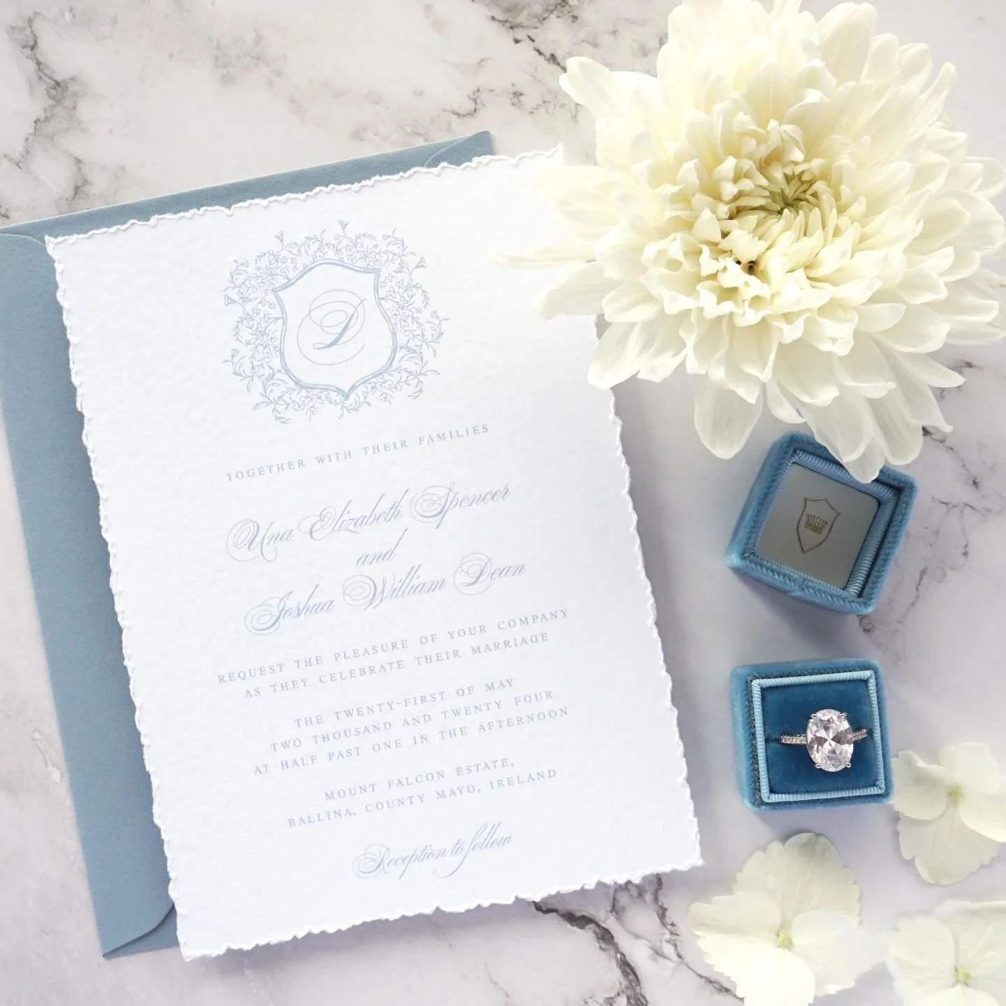 UNA - Elegant, classic and beautifully traditional, the Una suite ticks all the boxes. Featuring a monogramed crest, powder blue print and deckled edge, because sometimes less is truly more
.
.
.
#weddingstationery #weddinginvitations #luxuryweddingi