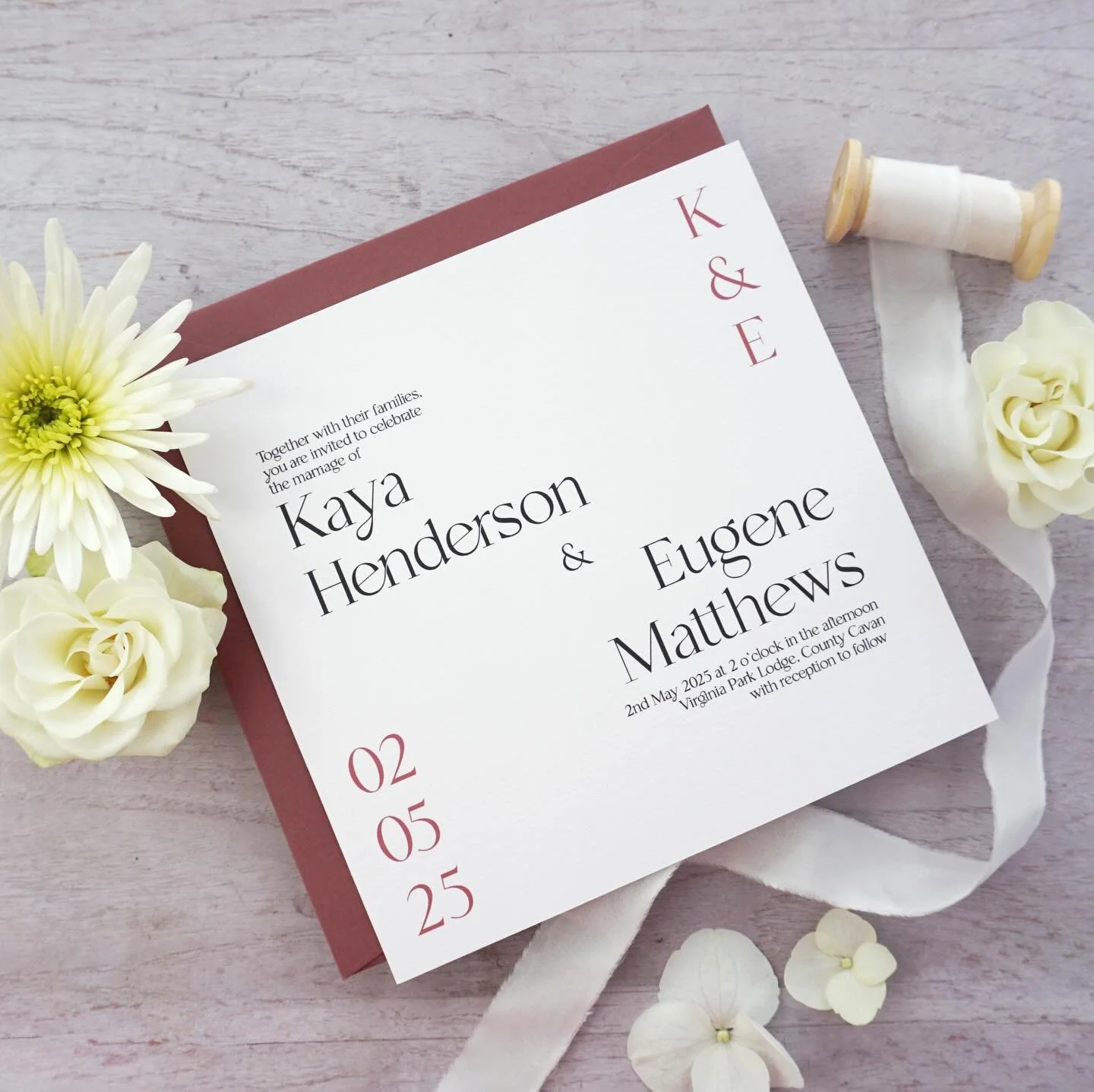 KAYA - Printed on beautiful linen cardstock with typographical elements, this suite is perfect for couples who love eye catching simplicity. Paired with a dusty rose envelope, it completes the overall look and matches perfectly with the coloured corn