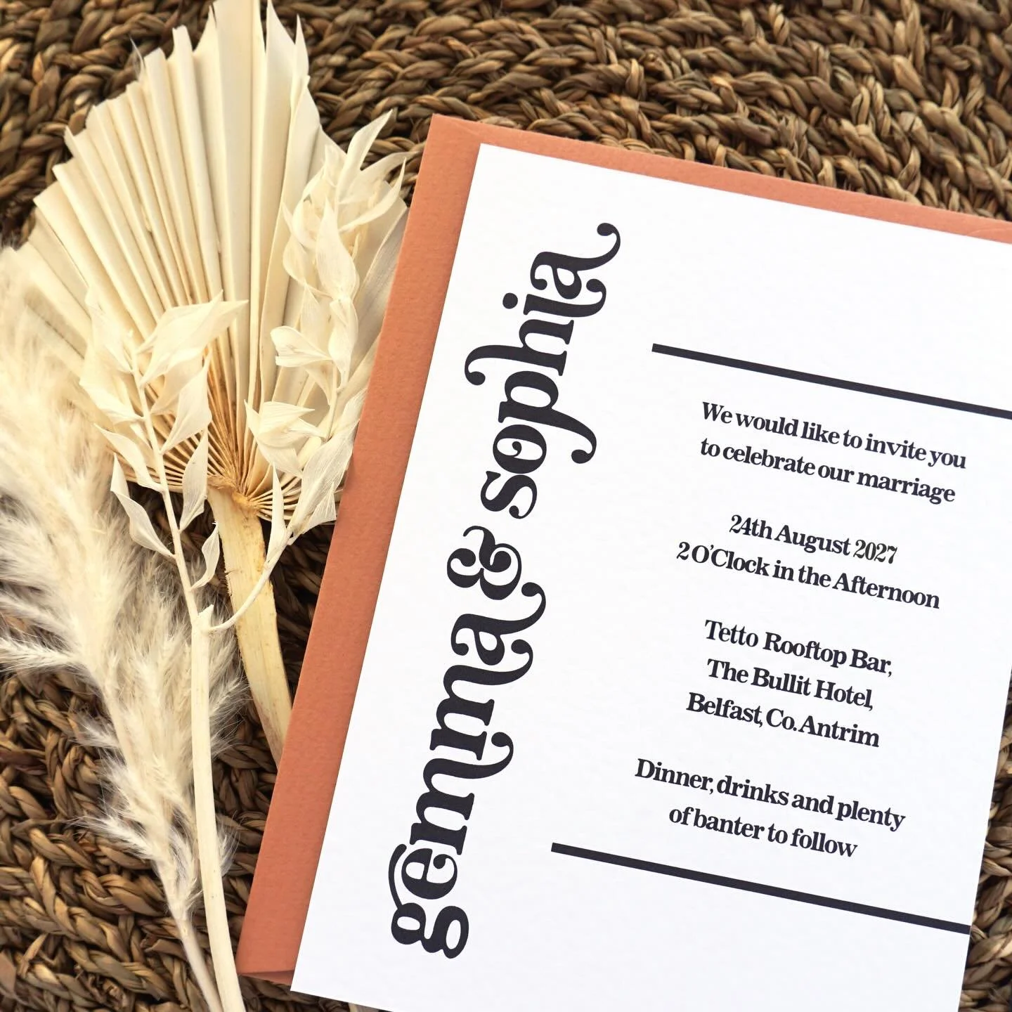 GEMMA - Featuring Italian hammered cardstock and paired with an orange envelope, this design is certainly eye catching. The Gemma suite packs a punch with its modern typography and bold layout
.
.
.
#weddingstationery #weddinginvitation #weddinginvit