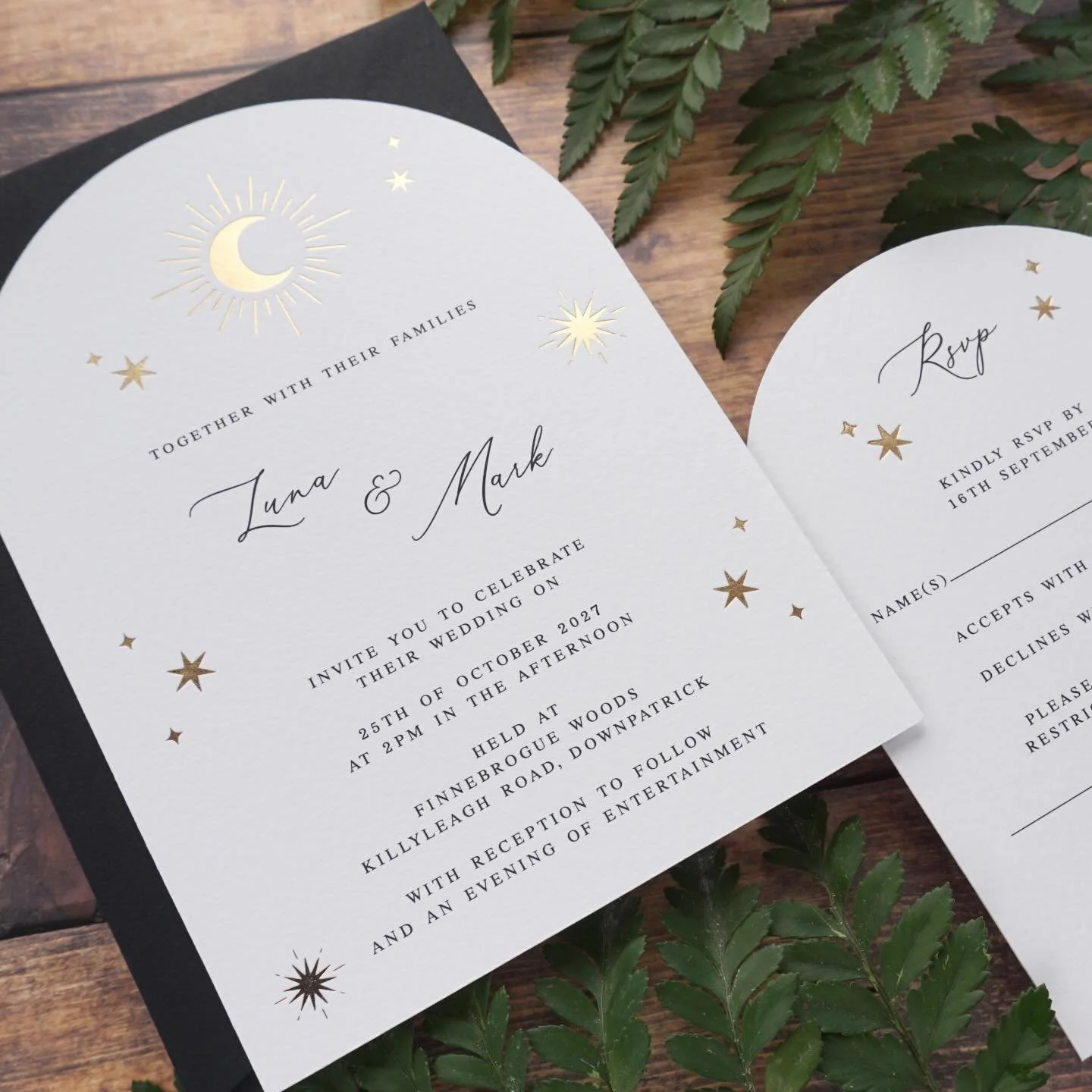 LUNA - With celestial themes hand pressed in hot foil, you can shoot for the stars with the Luna suite. This gorgeous arched invitation is printed on luxurious cardstock and even has a matching RSVP card
.
.
.
#weddingstationery #weddinginvitation #f