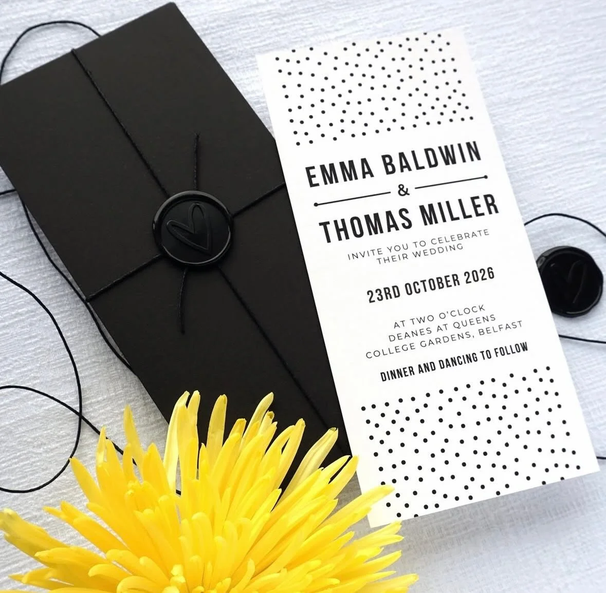 EMMA - If pristine polka dots and clean lines are your thing, then you&rsquo;ll love this suite. This modern invitation is presented in a slim black wallet and can be finished with a wax seal and twine, but the options are endless
.
.
.
#weddingstati