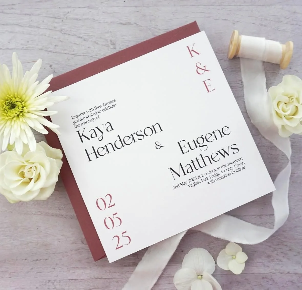 KAYA - Printed on beautiful linen cardstock with typographical elements, this suite is perfect for couples who love eye catching simplicity. Paired with a dusty rose envelope, it completes the overall look and matches perfectly with the coloured corn