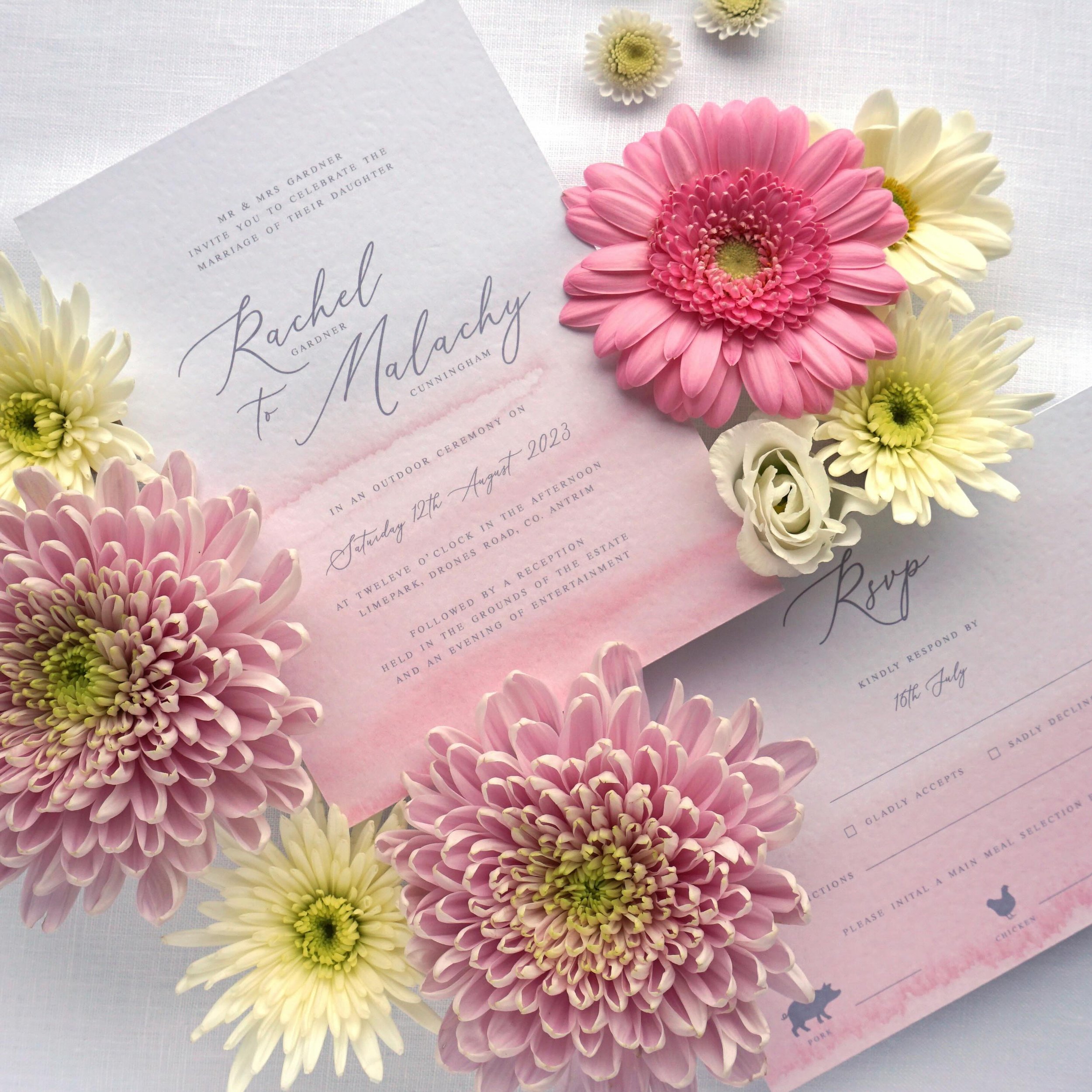 RACHEL - Watercolour wonders! This artistic suite offers beautiful hues of pink and grey throughout with delicate type to catch your eye. Consider including menu choices on your RSVP with handy symbols to indicate meal selections
.
.
.
#weddingstatio