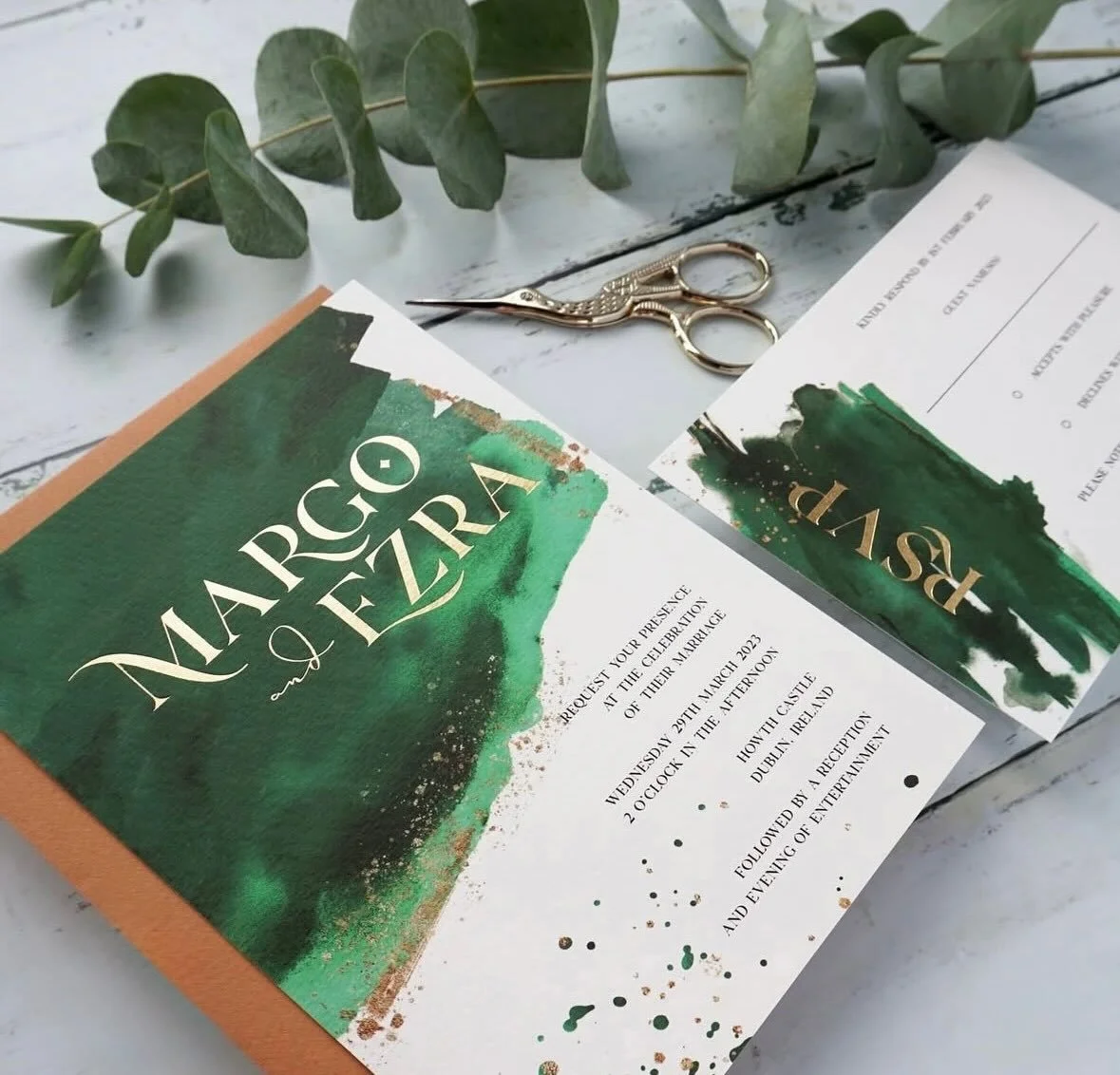 MARGO - With stunning gold hot foiling layered on an emerald green background, the Margo suite is a slice of luxury. Complete with matching RSVP and details cards, this suite offers consistent styling throughout
.
.
.
#weddingstationery #weddinginvit