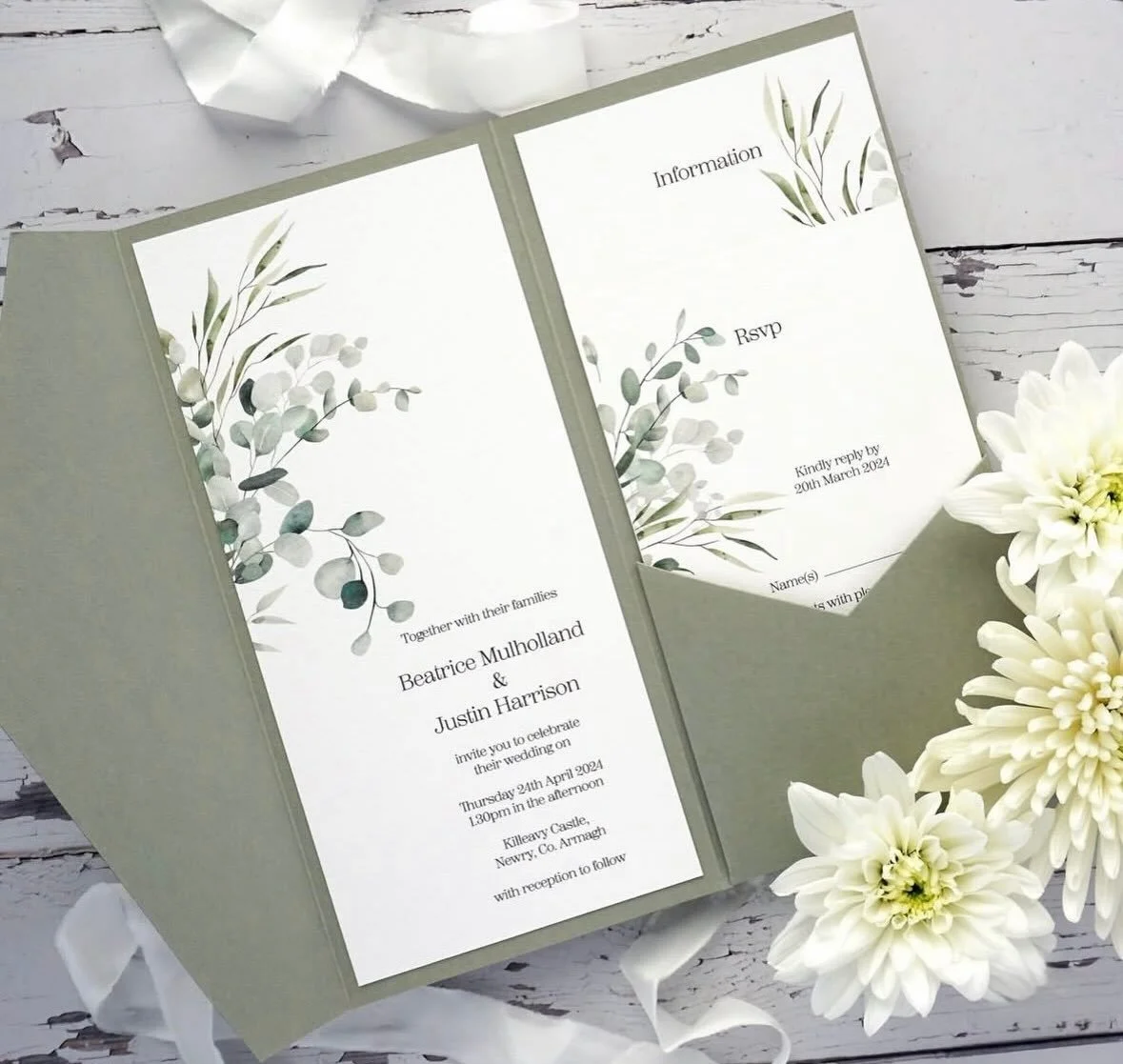 BEATRICE - Pocketfolds are a great way to display your stationery, not only are they practical by holding all cards in one place but they also allow the suite to be shown off in all its glory. The Beatrice suite is no exception, with invitation, deta