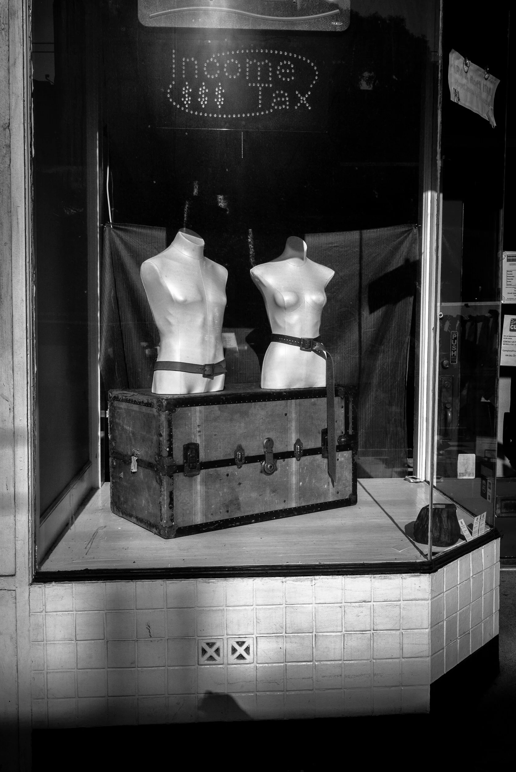 Storefront window on Divisadaro
near Bush. 29 Jan 2019, San Francisco, CA.