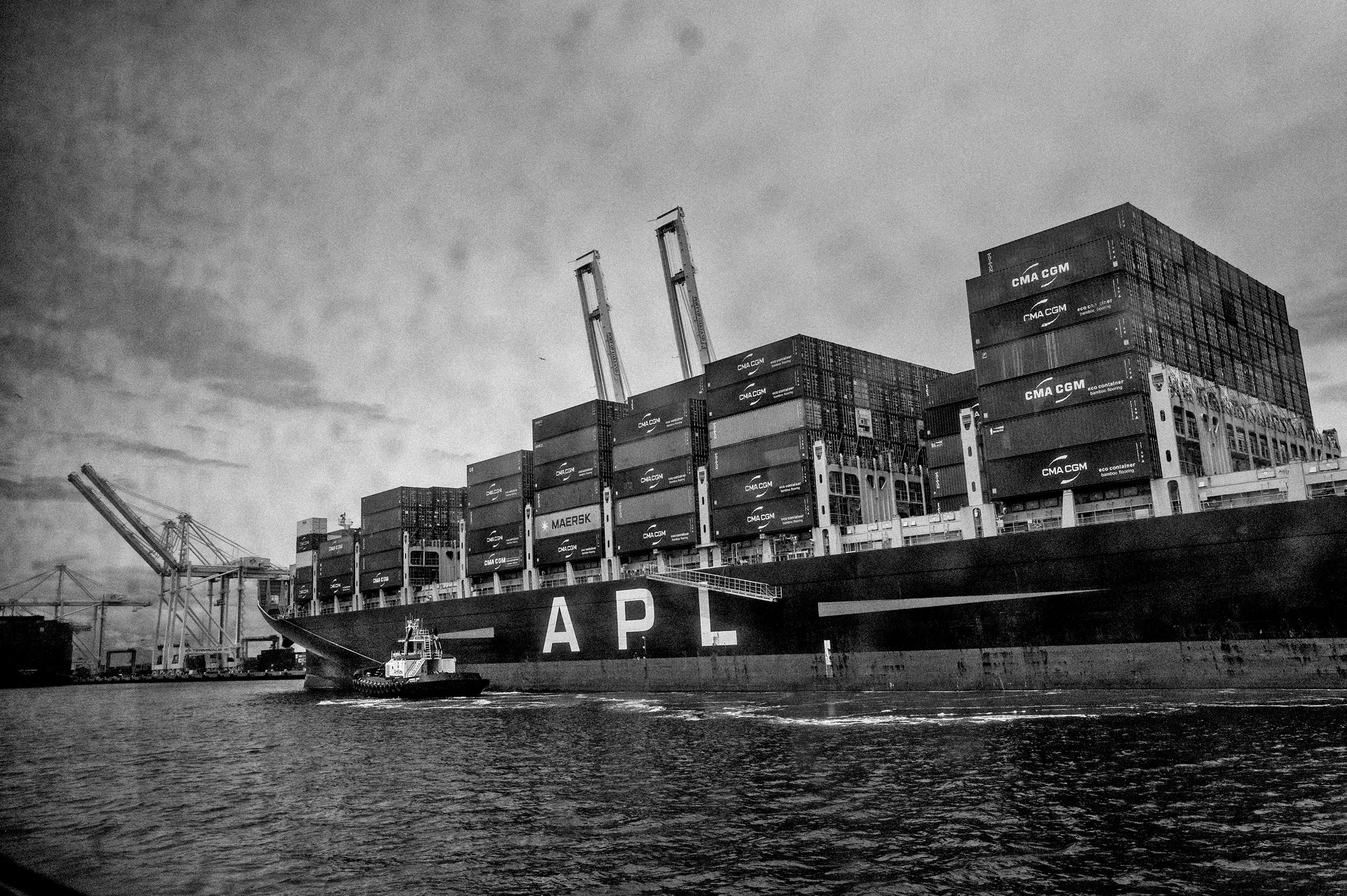 The APL container ship President Grant docks in the Port of Oakland.  Oakland, California  4 April 2026