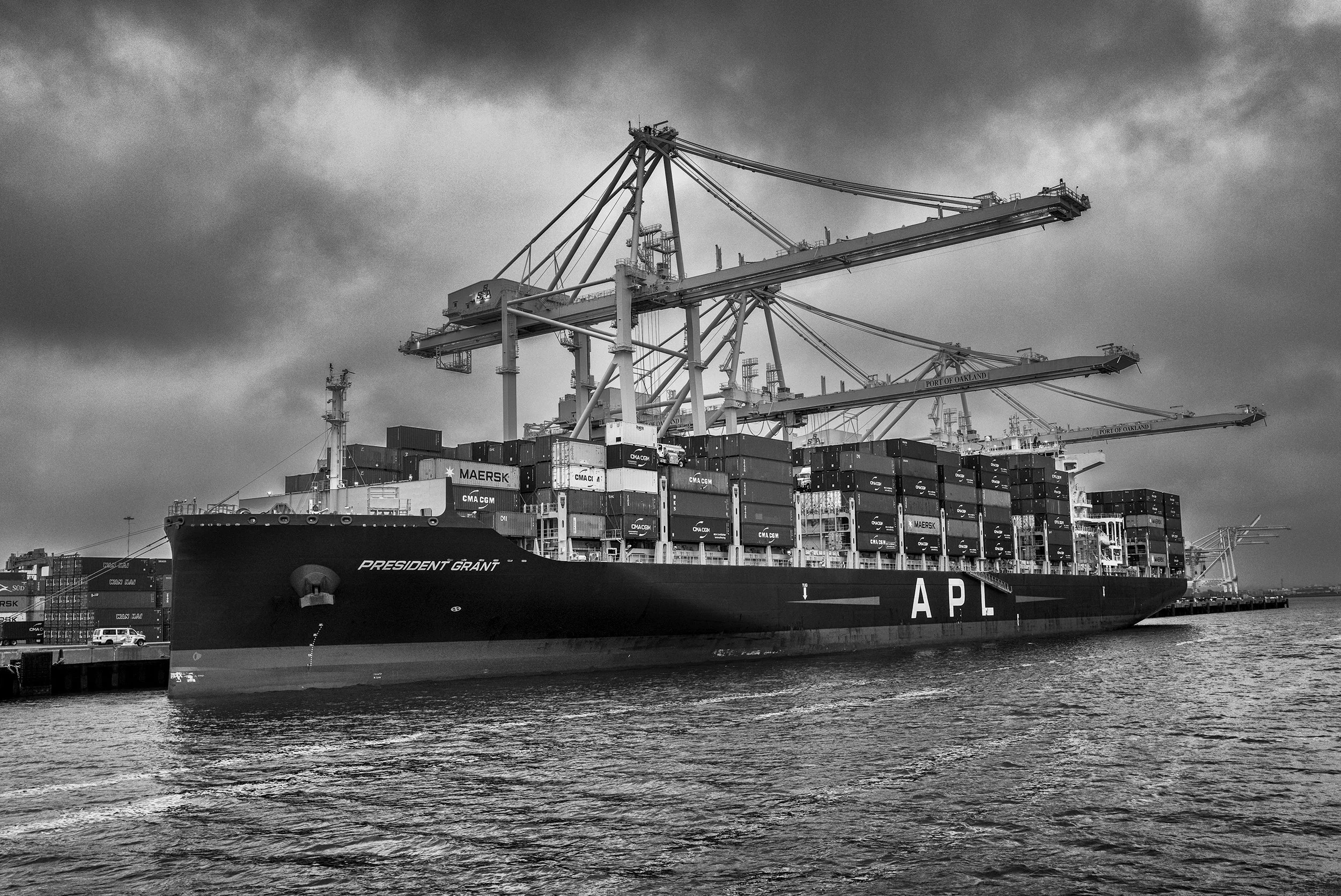 APL container ship President Grant.  Port of Oakland.