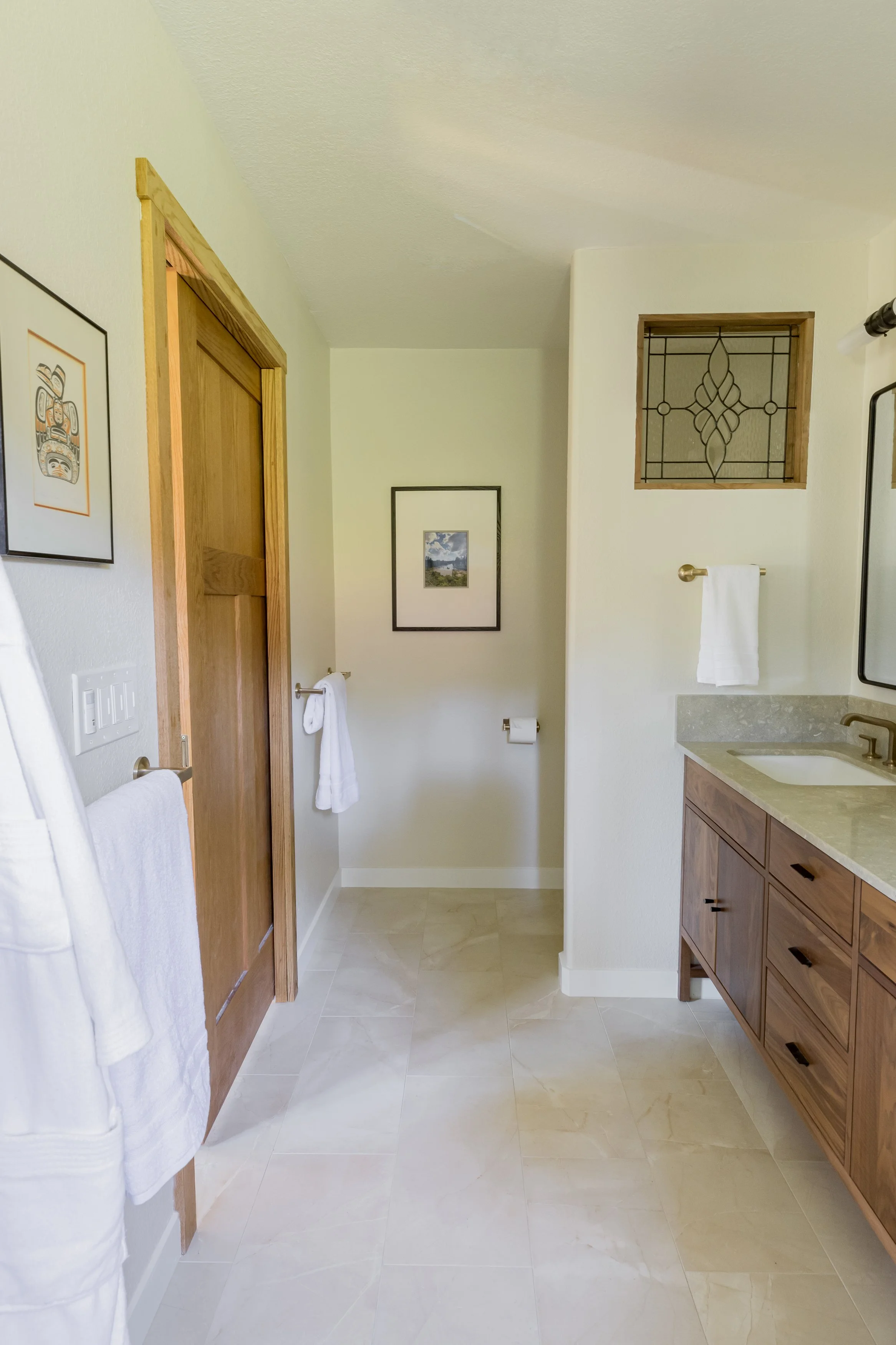 2022_KJM Design Gretler Place Ensuite Bathroom-005.JPG