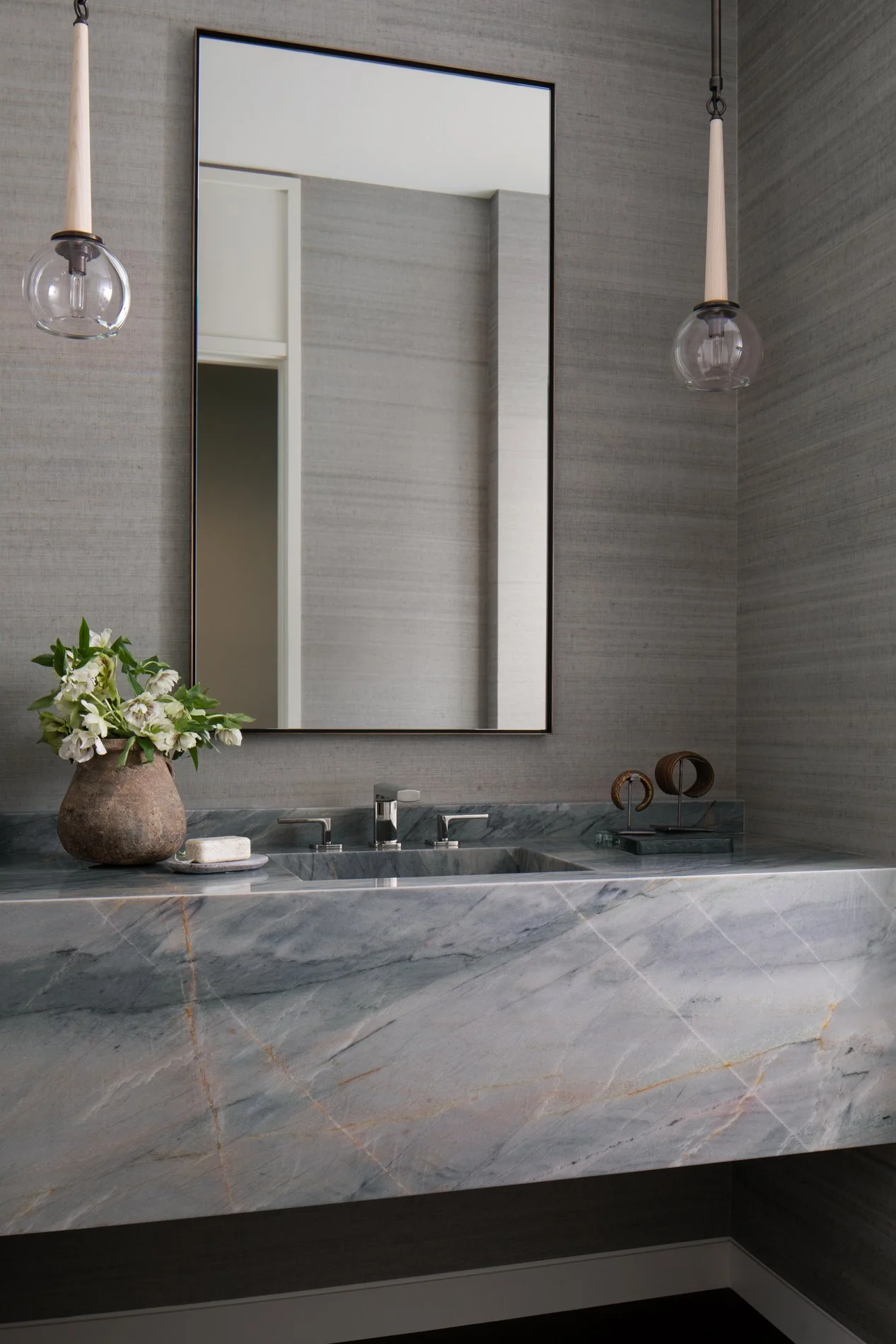 Glencoe_Residence_Sarah_Dippold_Interior_Design_Robbins_Architecture_Ryan_Hainey_Photography_027.jpg