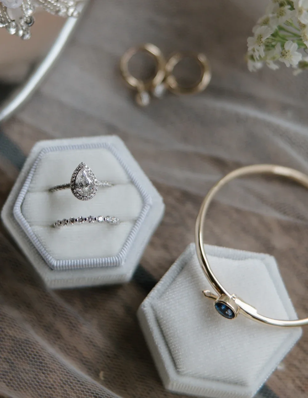 pear cut diamond engagement ring and wedding band bridal ring set