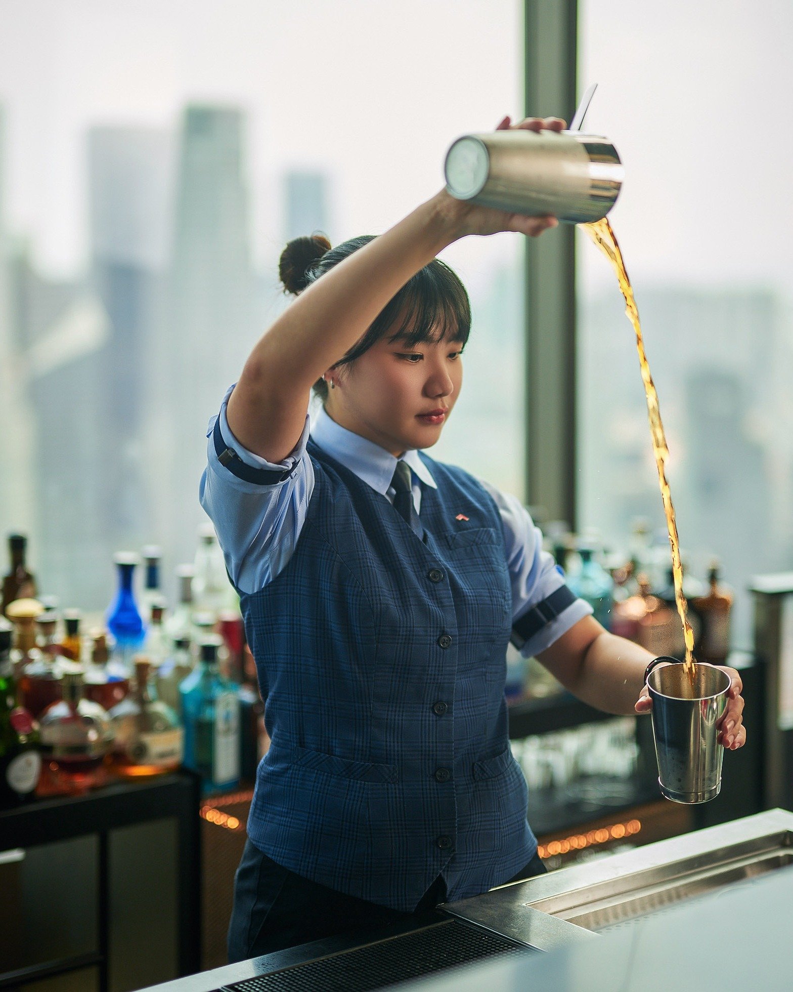 Introducing Hannah, our talented female bartender at SKAI Restaurant! Originally from Pingtung, Taiwan, Hannah is currently studying Applied English and is here in Singapore for an international internship.⁣
⁣
Inspired by our experienced bartenders, 