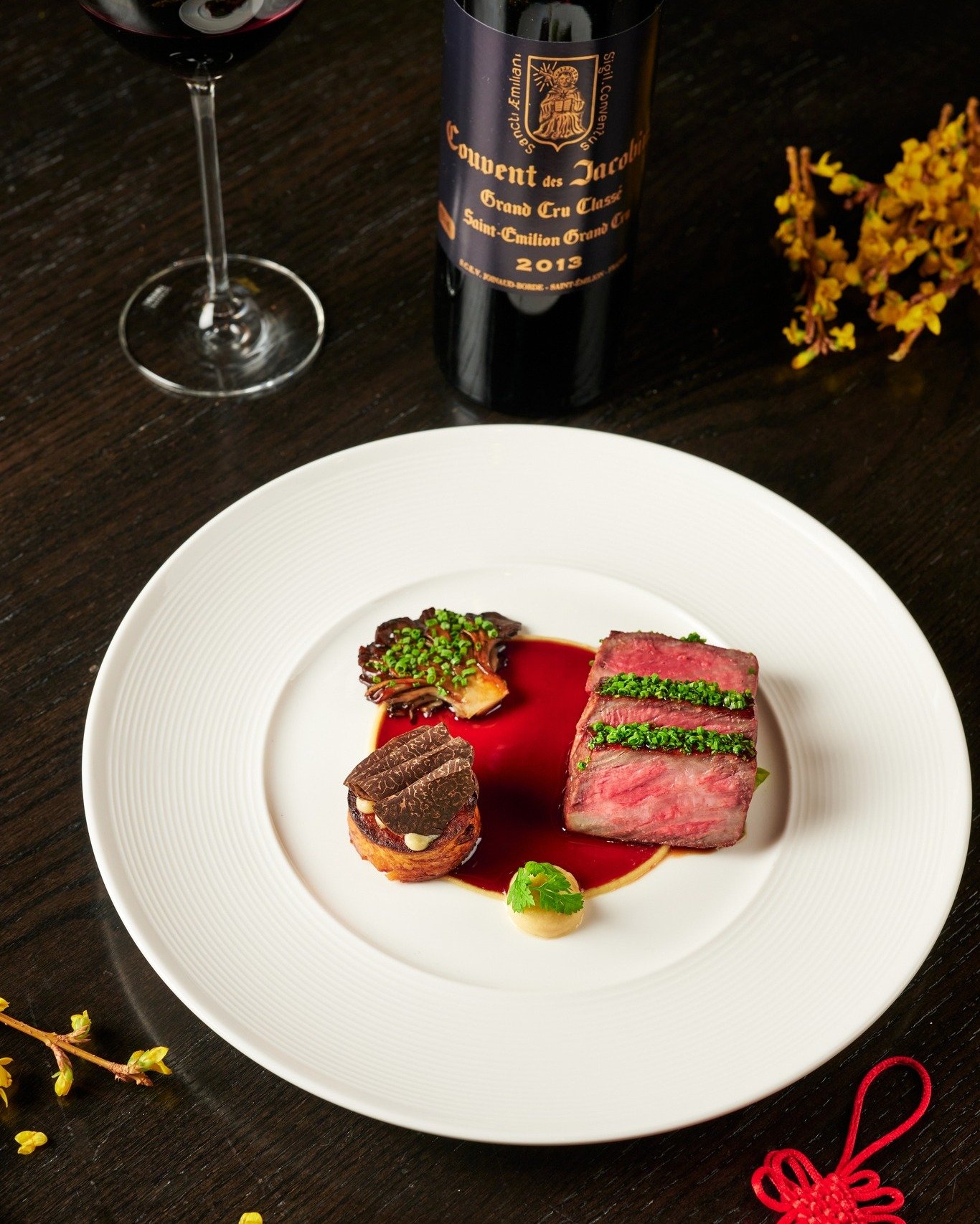 Welcome the Lunar New Year and savour perfection with the Wylarah Wagyu, its marbled richness complemented by the velvety notes of Couvent des Jacobins Saint-&Eacute;milion 2013 at SKAI.

View our menus and make your reservations via the link in our 