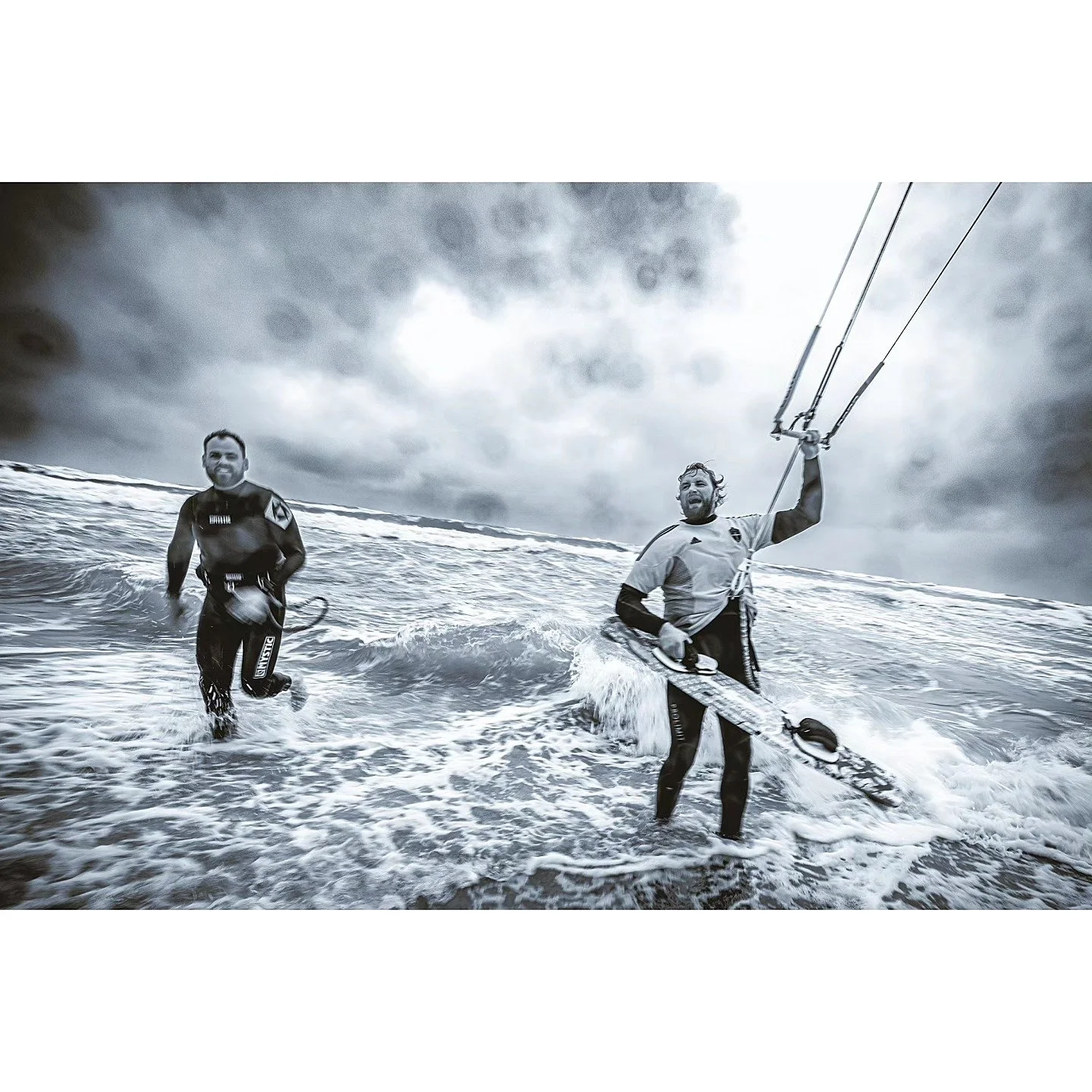 Andrius

#people #blackandwhite #photography #sea #storm #kite #windy #goodvibes #documentary