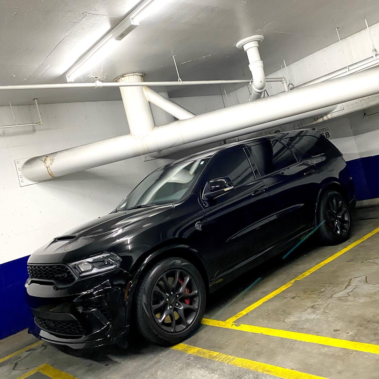 I just like to park in the corner 😍🖤
@dodgeofficial #dodge #dodgedurangohellcat #nodoordings