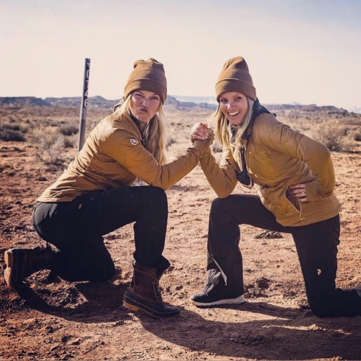 Twinning with this rad girl @kalenthorien for a @gmc commercial!
📸 @renan_ozturk  #stunts #stuntdouble