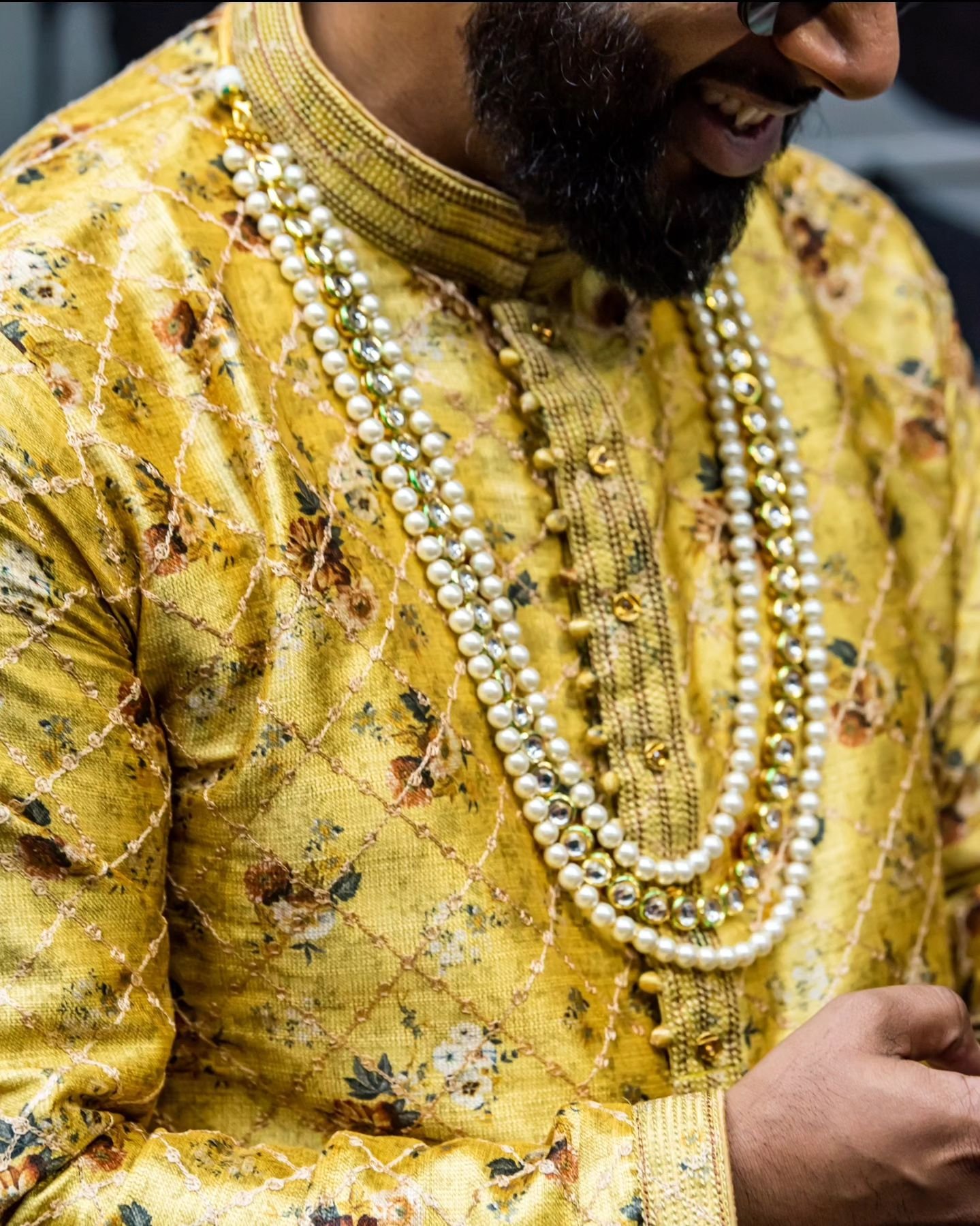 BACK IN STOCK &mdash; Staples from our men's collection are back in stock. Budget friendly, high quality - the perfect addition to any man's accessory line up! 

Pictured is the Branav Kundan Malai ✨️

#menswear #southasianaccessories #southasianmen