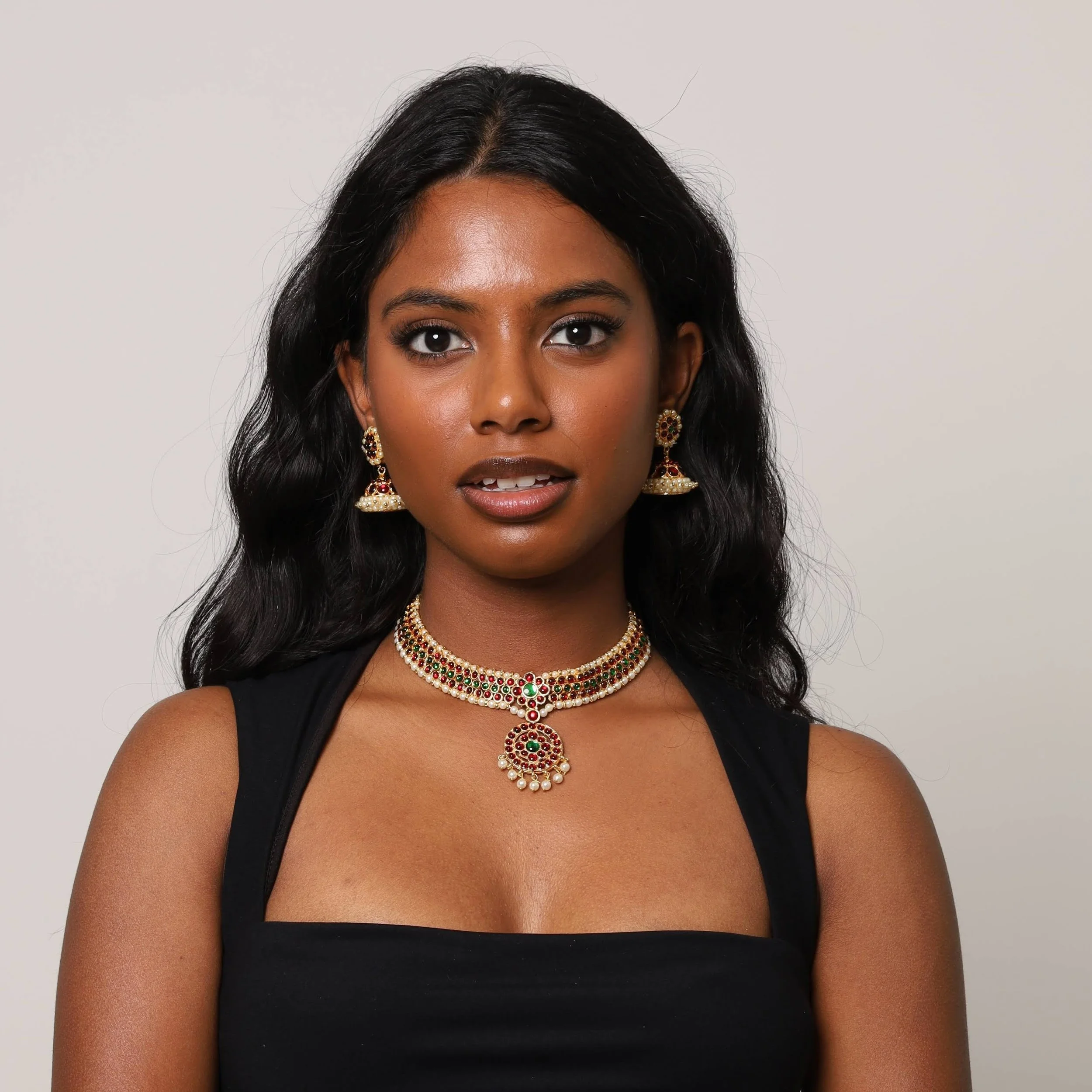 Thaya Pearl Set