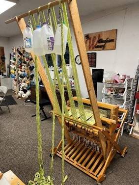 Beaming/Winding a Warp using a Simple Portable Trapeze