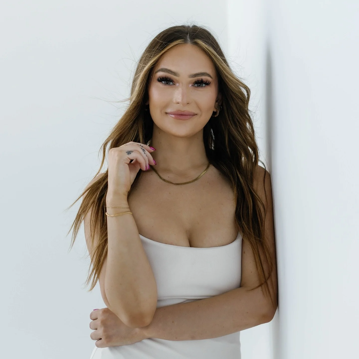 It&rsquo;s your favorite esthetician&rsquo;s birthday! 🎉💖
Help us wish Emmy the happiest of birthdays! 

We&rsquo;re so lucky to have you on our team&mdash;thank you for keeping us glowing and youthful! 😉

Happy Birthday!
