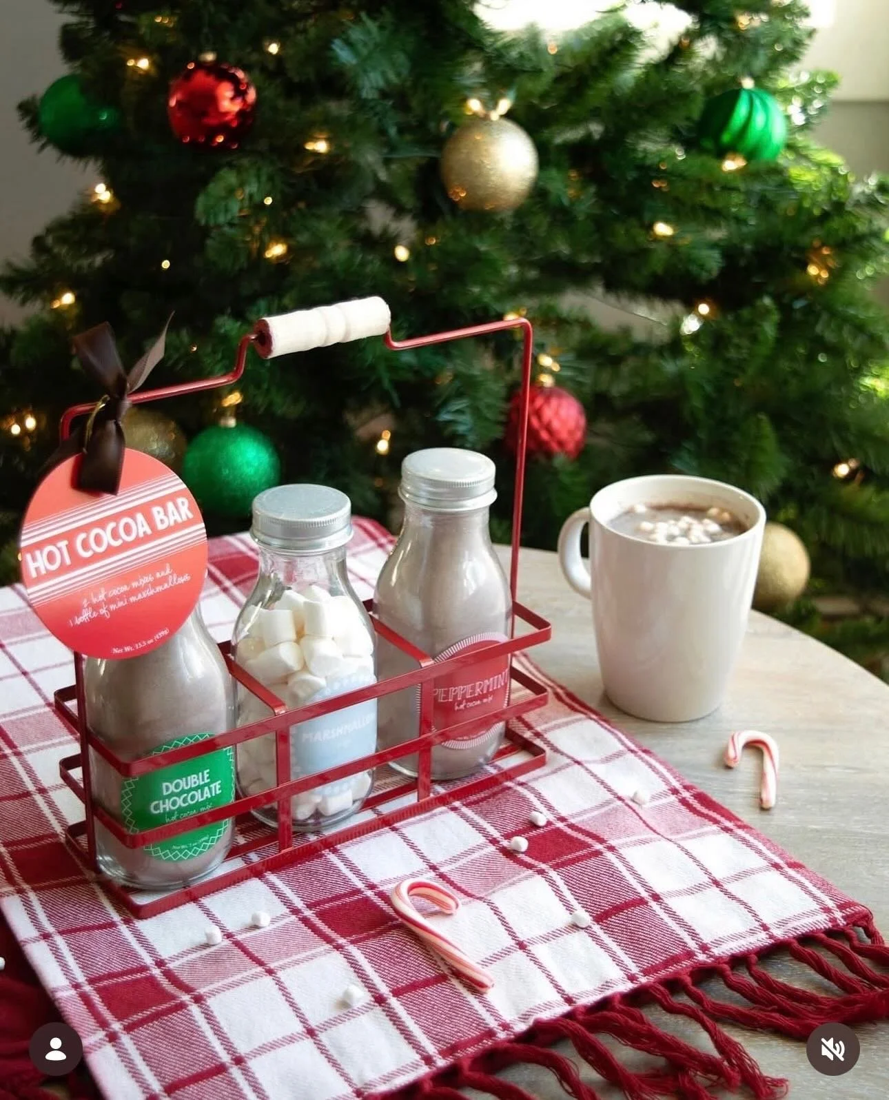 Merry Christmas from our team to yours! Wishing you tidings of joy. Thank you  to our partners and customers for another wonderful Christmas season!

#productphoto #productdevelopment #productdesigner #holidaygiftsets #christmasproducts