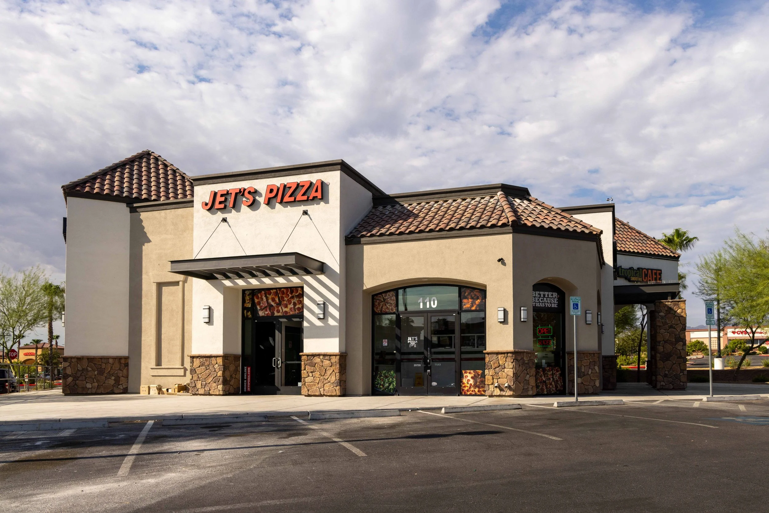 LM_JetsPizza_Aug2026_LQP_1494.jpg
