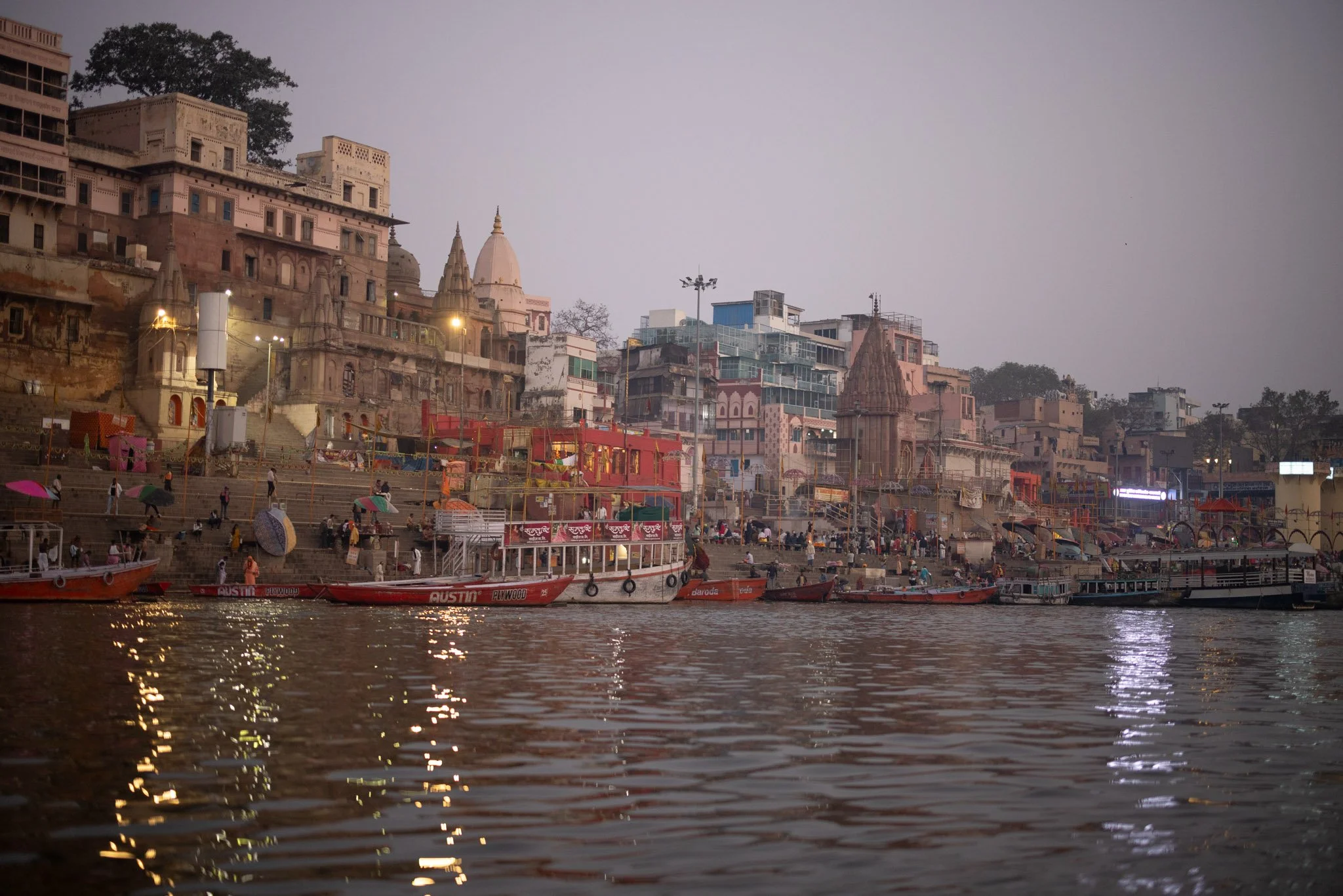Dashashwamedh-Ghat_Varanasi-India_Photographer-Brett-Garamella.jpg