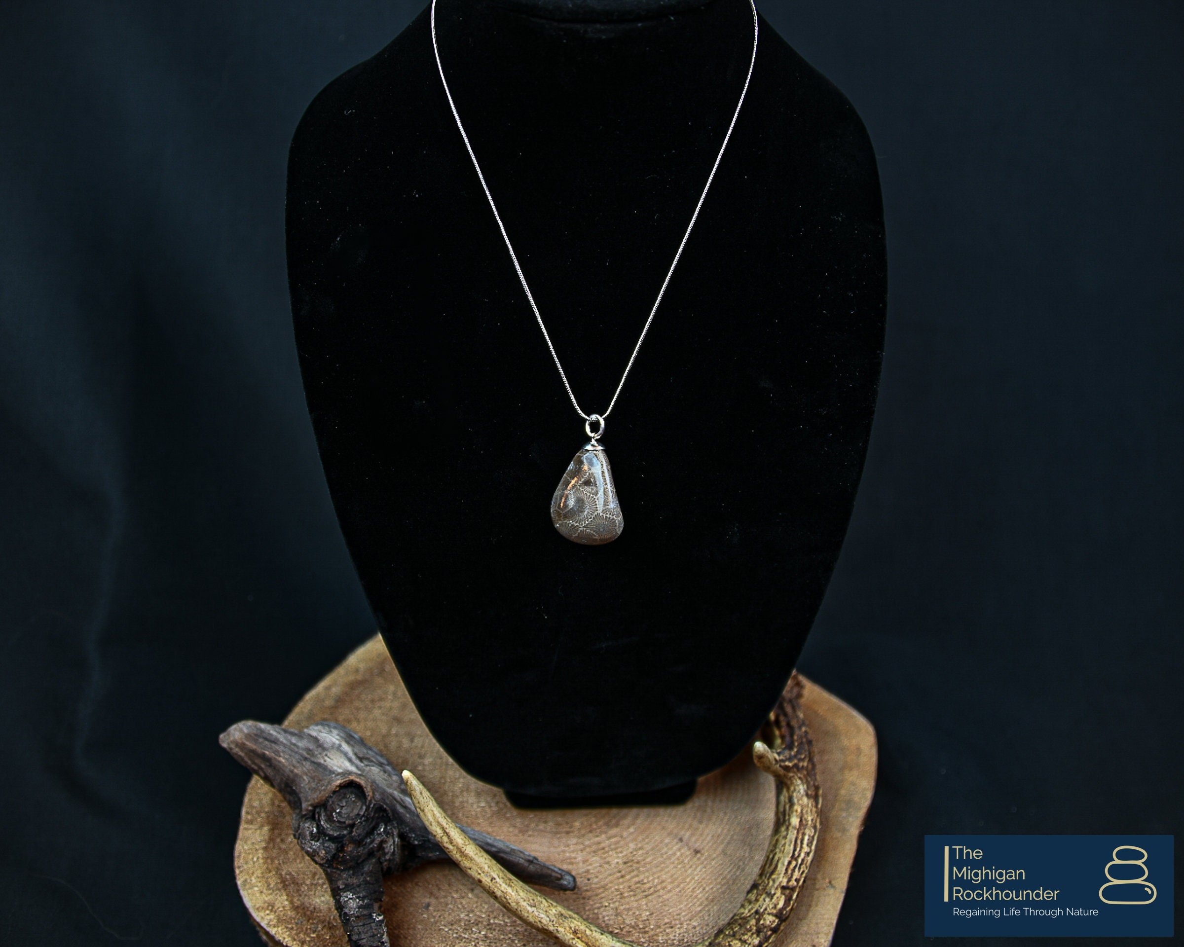 https://i.etsystatic.com/32655519/r/il/9c3951/3636331188/il_fullxfull.3636331188_ayr8.jpg