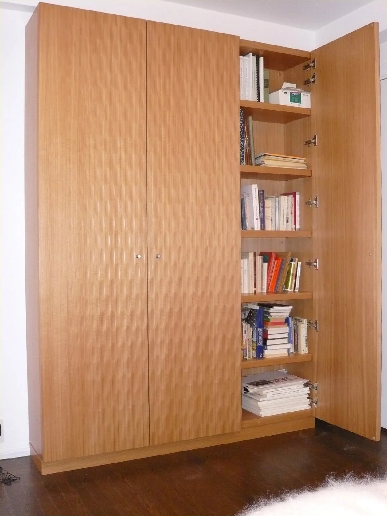 Textured with Bookshelf