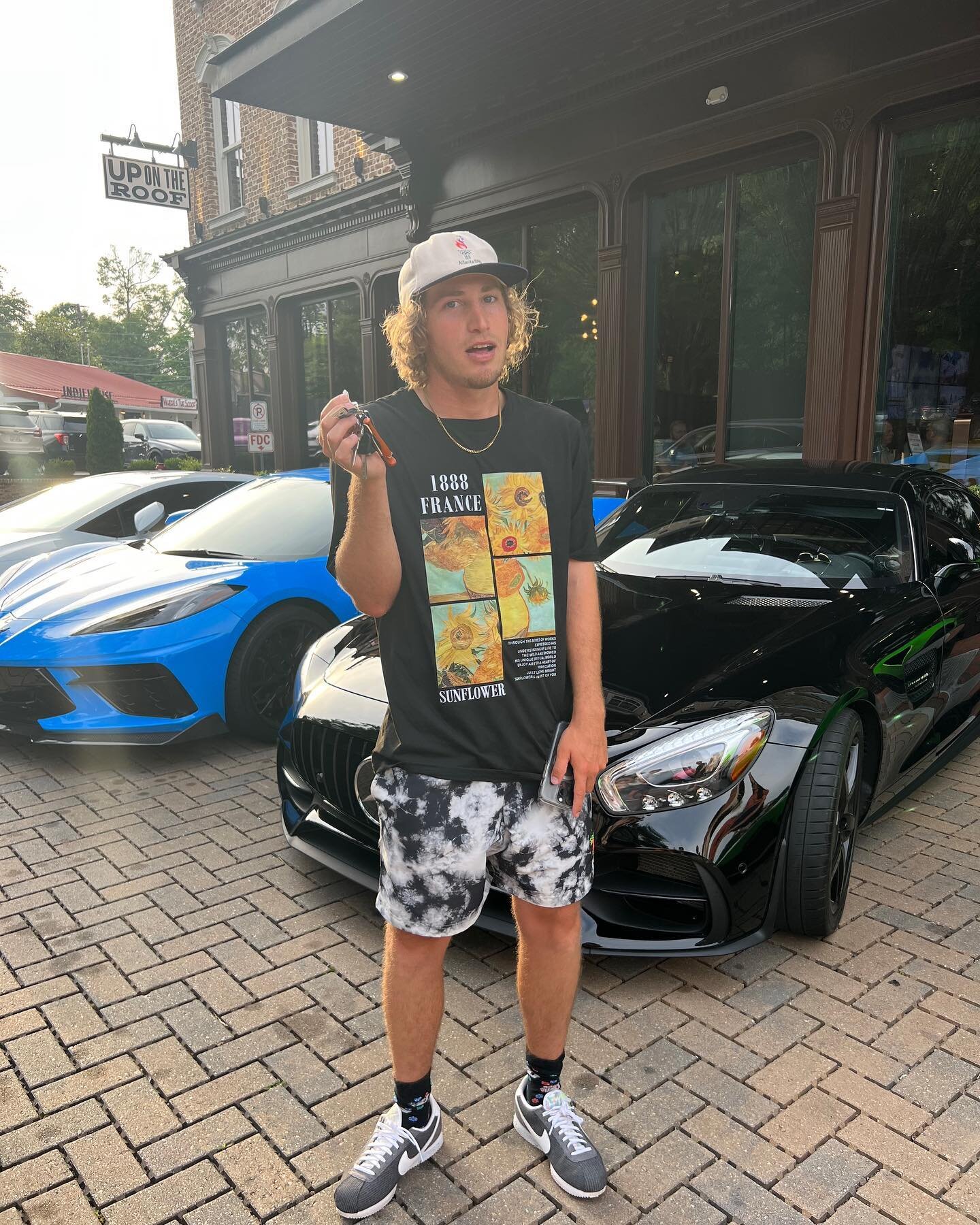 The keys are in your hands, just find what they go to~
&bull;
&bull;
&bull;
&bull;
#mercedes #lamborghini #hurrican