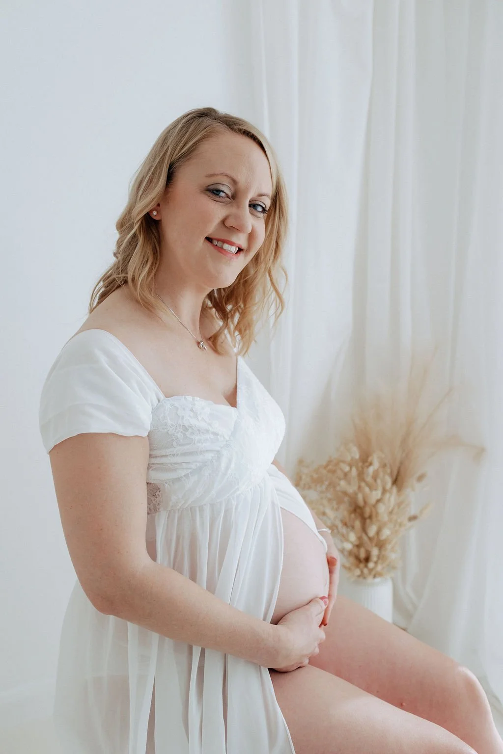 Maternity photographer Bedford