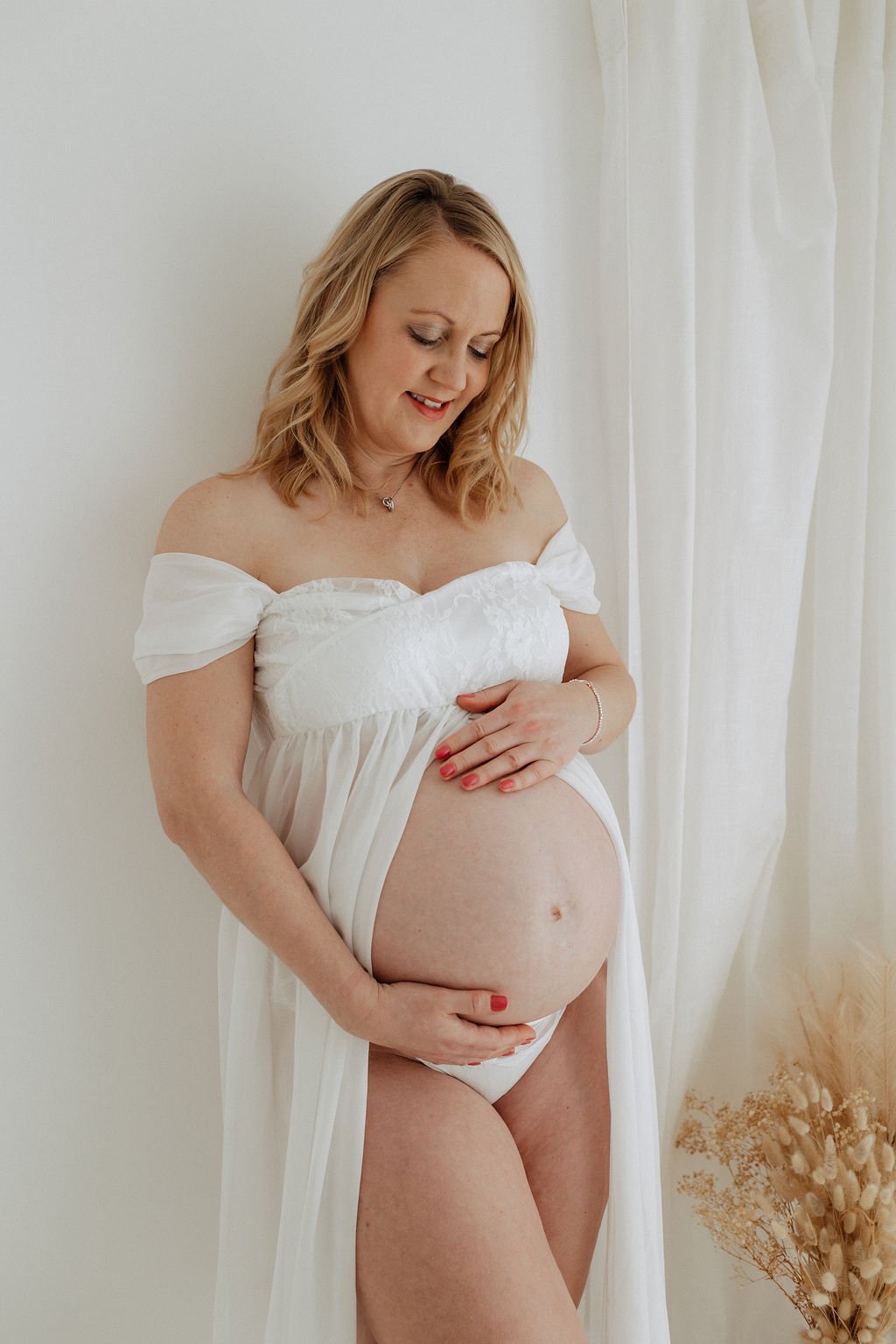 Maternity photographer Bedford