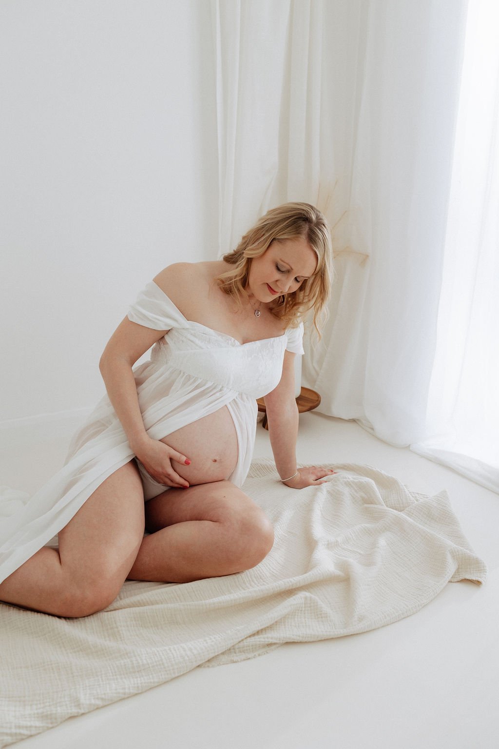 Maternity photographer Bedford