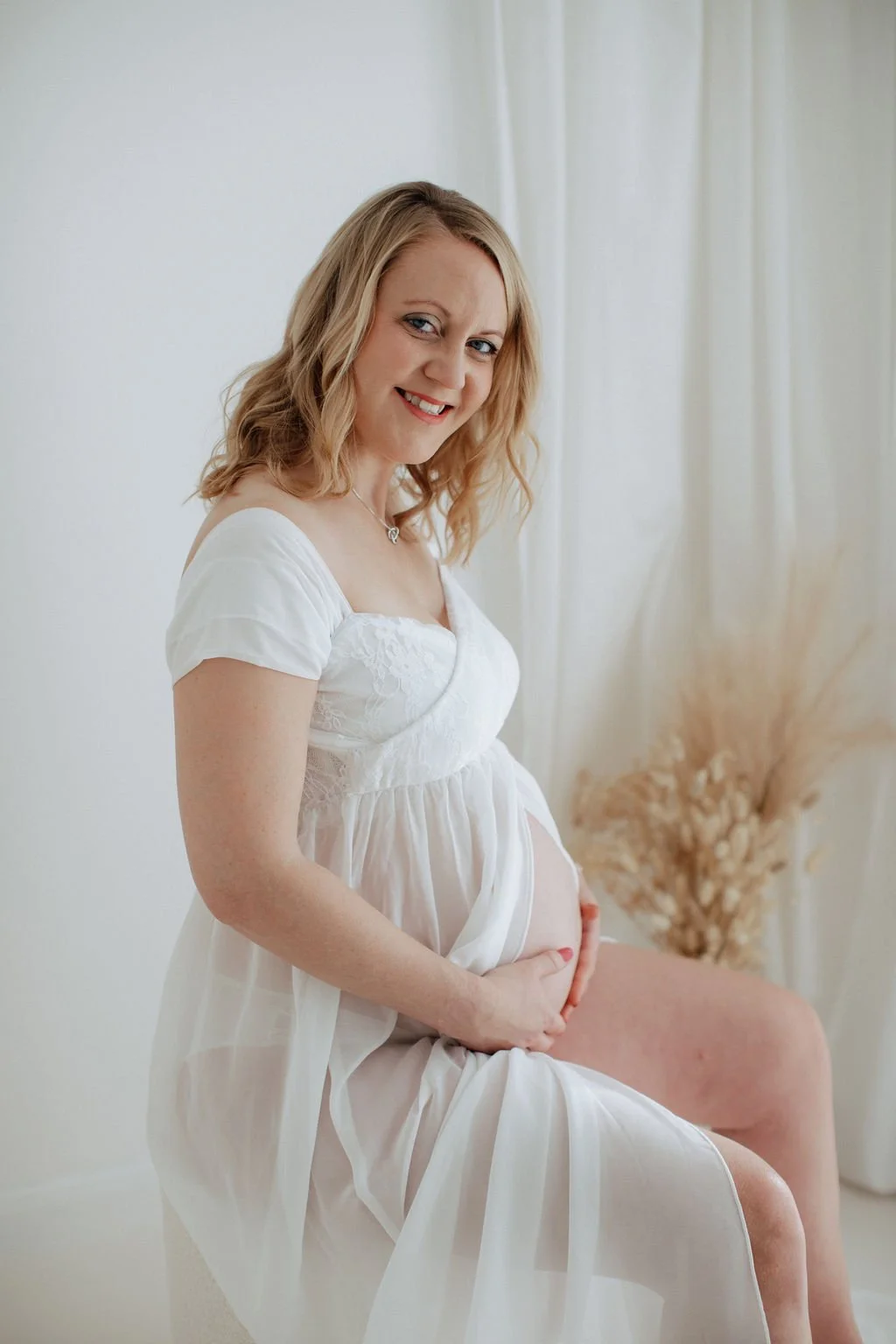 Maternity photographer Bedford