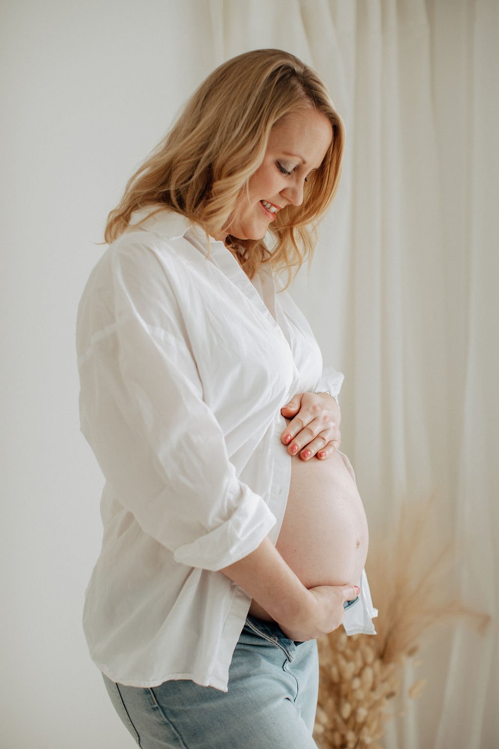 Maternity photographer Bedford