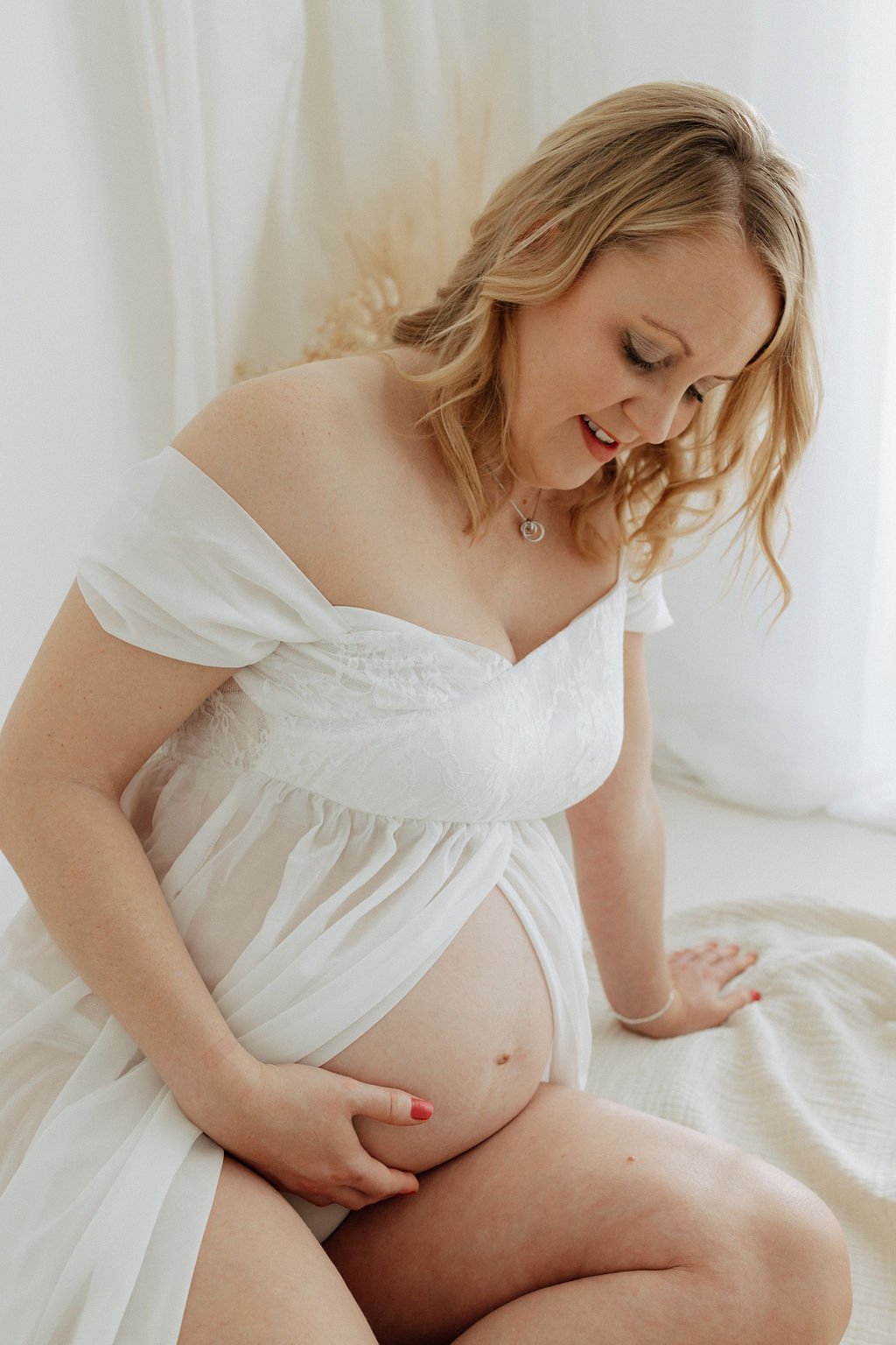 Maternity photographer Bedford