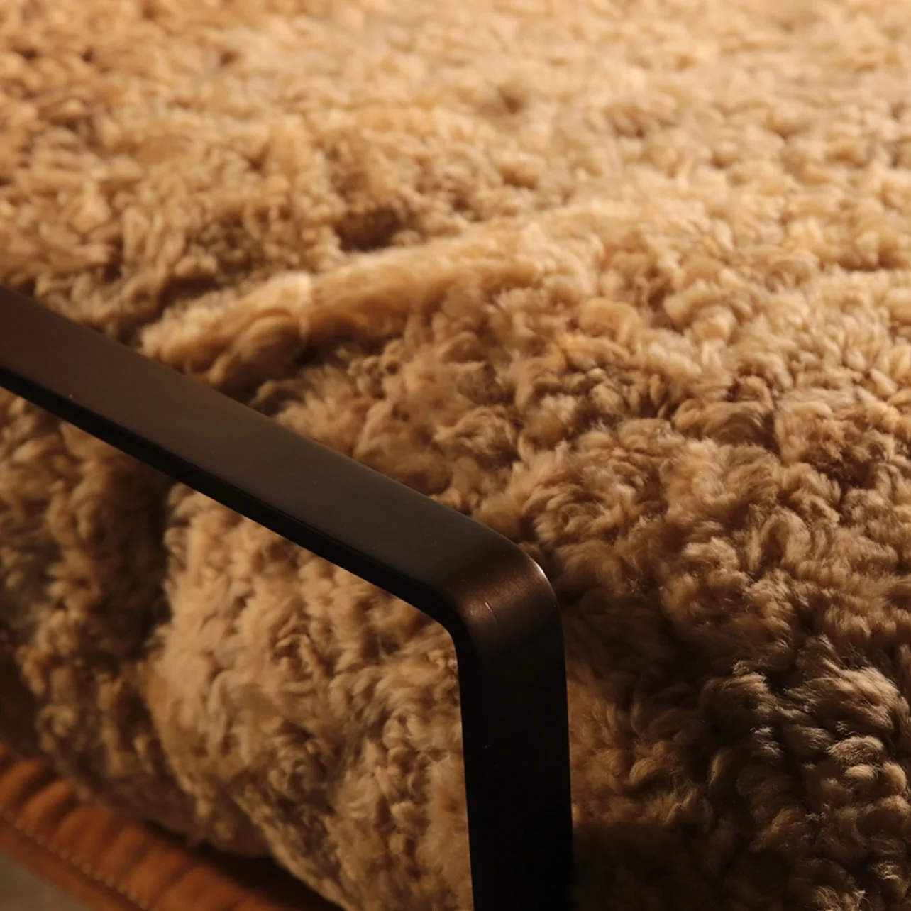 The mix of Cottswald Leather and Shearling on this @eleanorrigbyhome McQueen Accent Chair makes it a russet wonder, as does the complementary Satin Dark Bronze frame. Though its presence in any room will initially be about its looks, you can bet the 