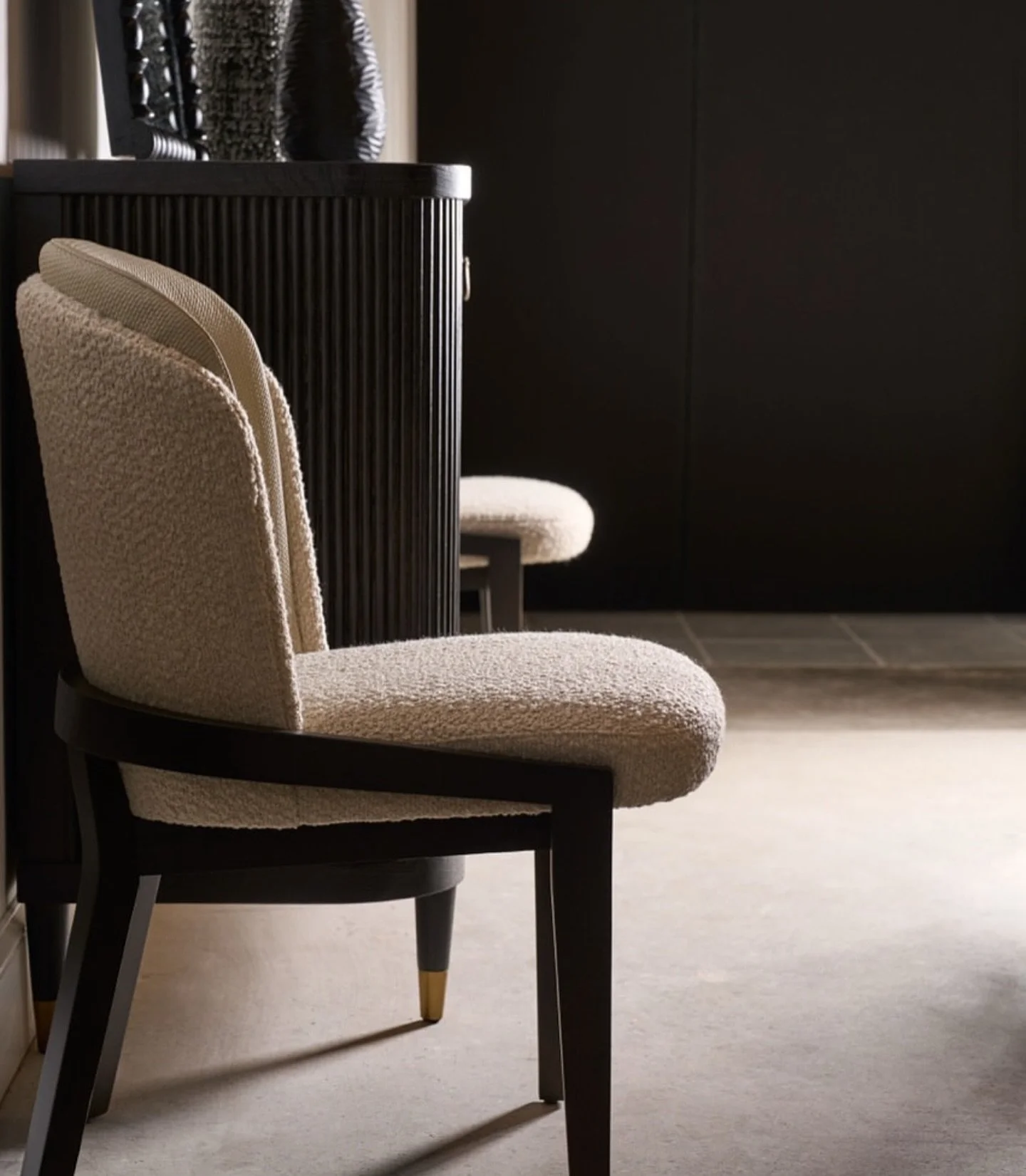 ✨🙌 @fairfieldchair 

Available at @whitneyevansltd 
Located at the @denverdesigndistrict
595 S. Broadway, Suite 109w
Denver, Colorado 80209
1(303)777-1886

#interiordesign #denver #denvercolorado #denverdesign #interiordesigner #denverdesigner #denv