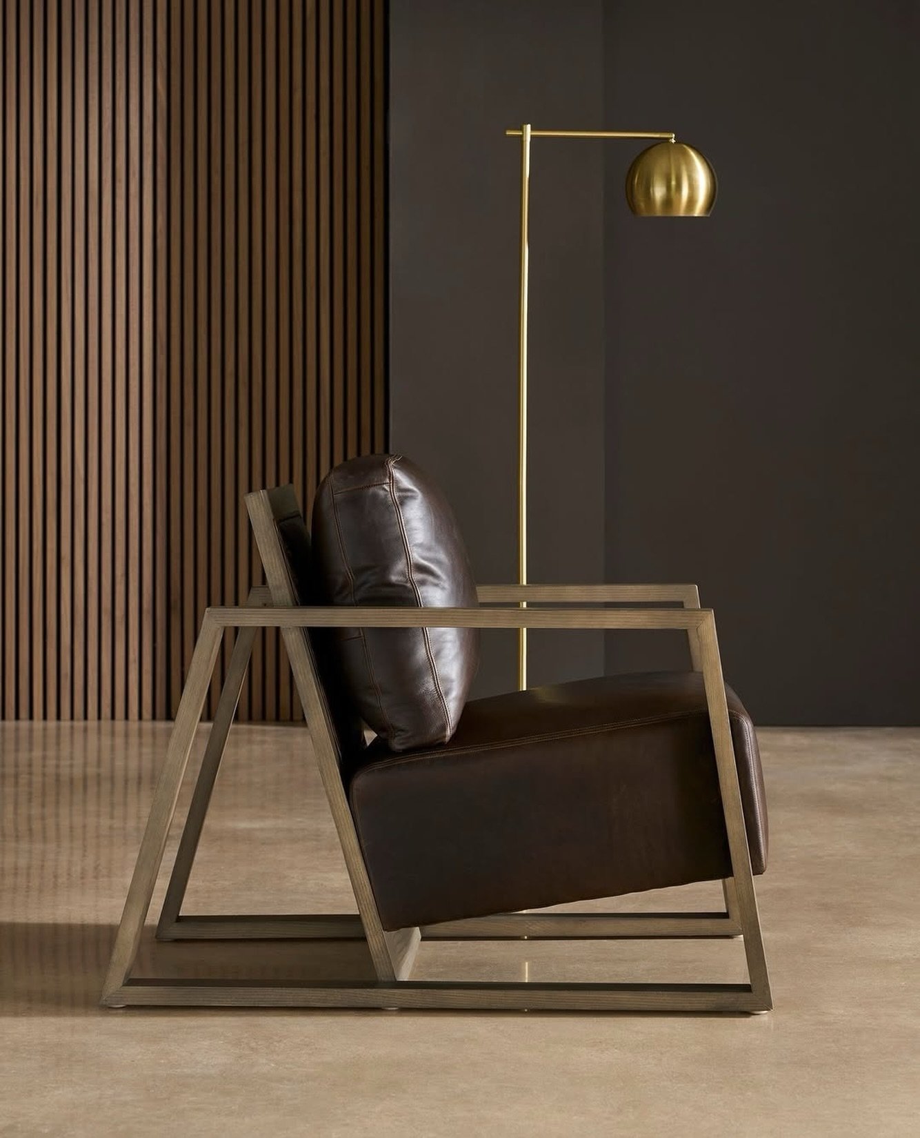 Sit back, take a seat, and relax in the Maximus Occasional Chair by @fairfieldchair. Suitable for meetings, phone calls, or moments of pause, this chair does it all.⁠
⁠
Available at @whitneyevansltd 
Located at the @denverdesigndistrict 
595 S. Broad