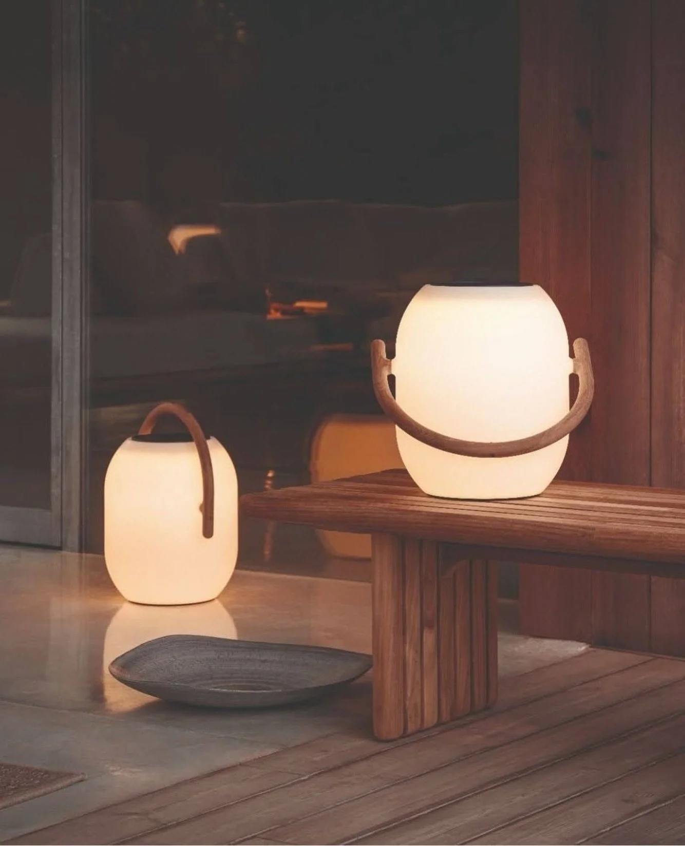 The AMBIENT Cocoon Light by @glosterfurniture casts a warm, inviting radiance that transforms your space after dark.✨

Available at @whitneyevansltd
Located at the @denverdesigndistrict
595 S. Broadway, Suite 109w
Denver, Colorado 80209
1(303)777-188