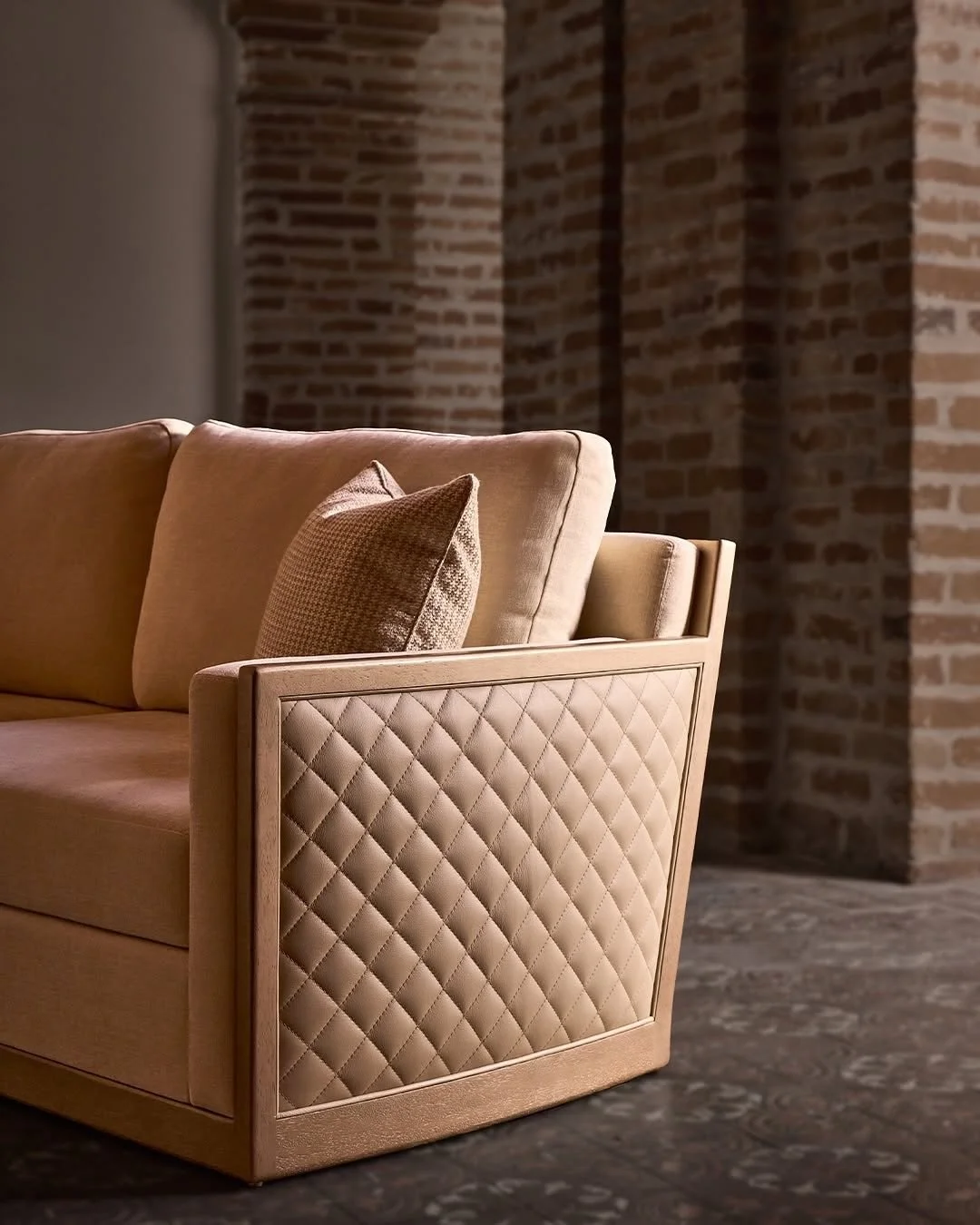 A journey back to material essence, timeless, balanced, and crafted to perfection. @adrianahoyosofficial &lsquo;s Origen collection embodies both continuity and evolution, where heritage meets contemporary vision!

Available at @whitneyevansltd
Locat