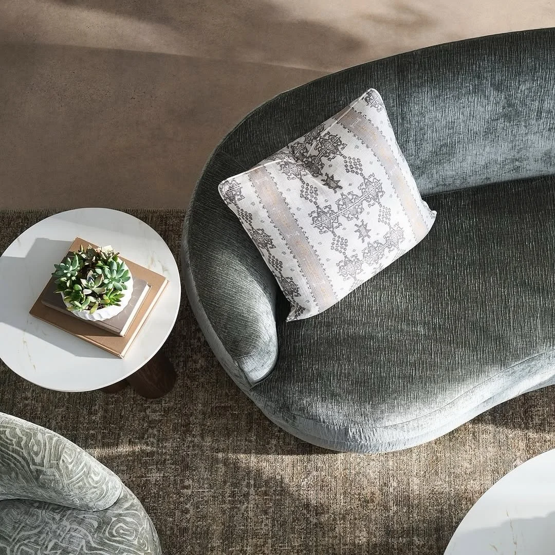 A calm energy flows through this living space with the Parker Living Collection by @fairfieldchair. 

Available at @whitneyevansltd
Located at the @denverdesigndistrict
595 S. Broadway, Suite 109w
Denver, Colorado 80209
1(303)777-1886

#interiordesig