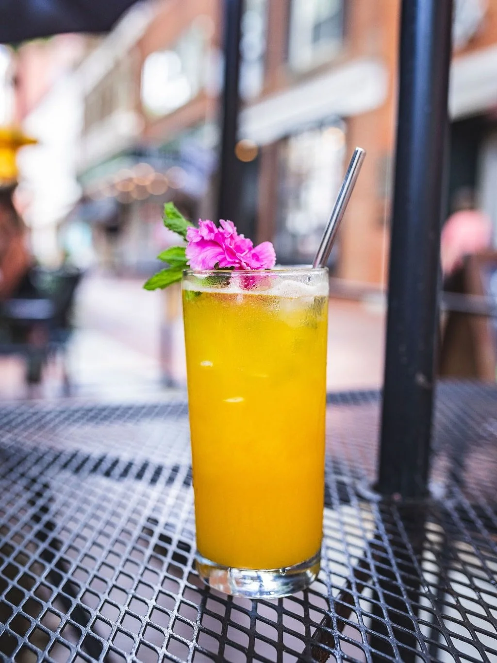 Swipe to see our happy hour deaaaals 🤠🍻