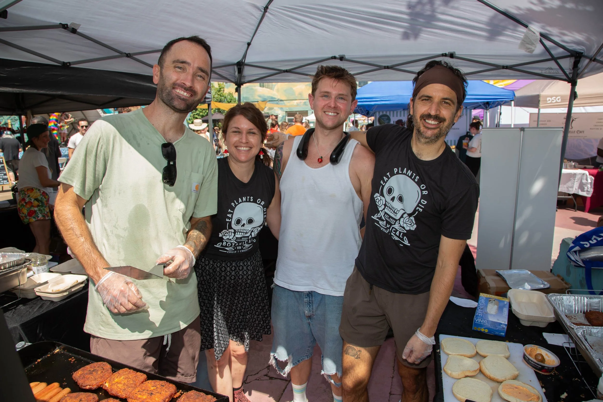 📸 we LOVE stopping what we are doing for a cute photo fr, staff pic from @cvillevegfest 🪴